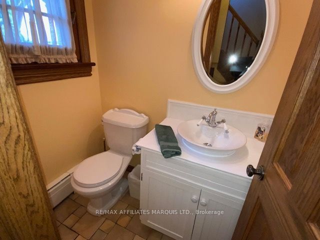 425 Second St. E Street E Property Photo 24