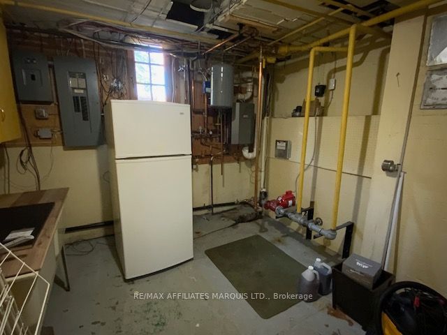 425 Second St. E Street E Property Photo 33