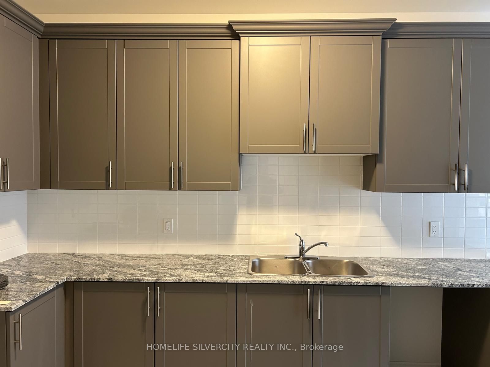 76 Baker Street Property Photo 3