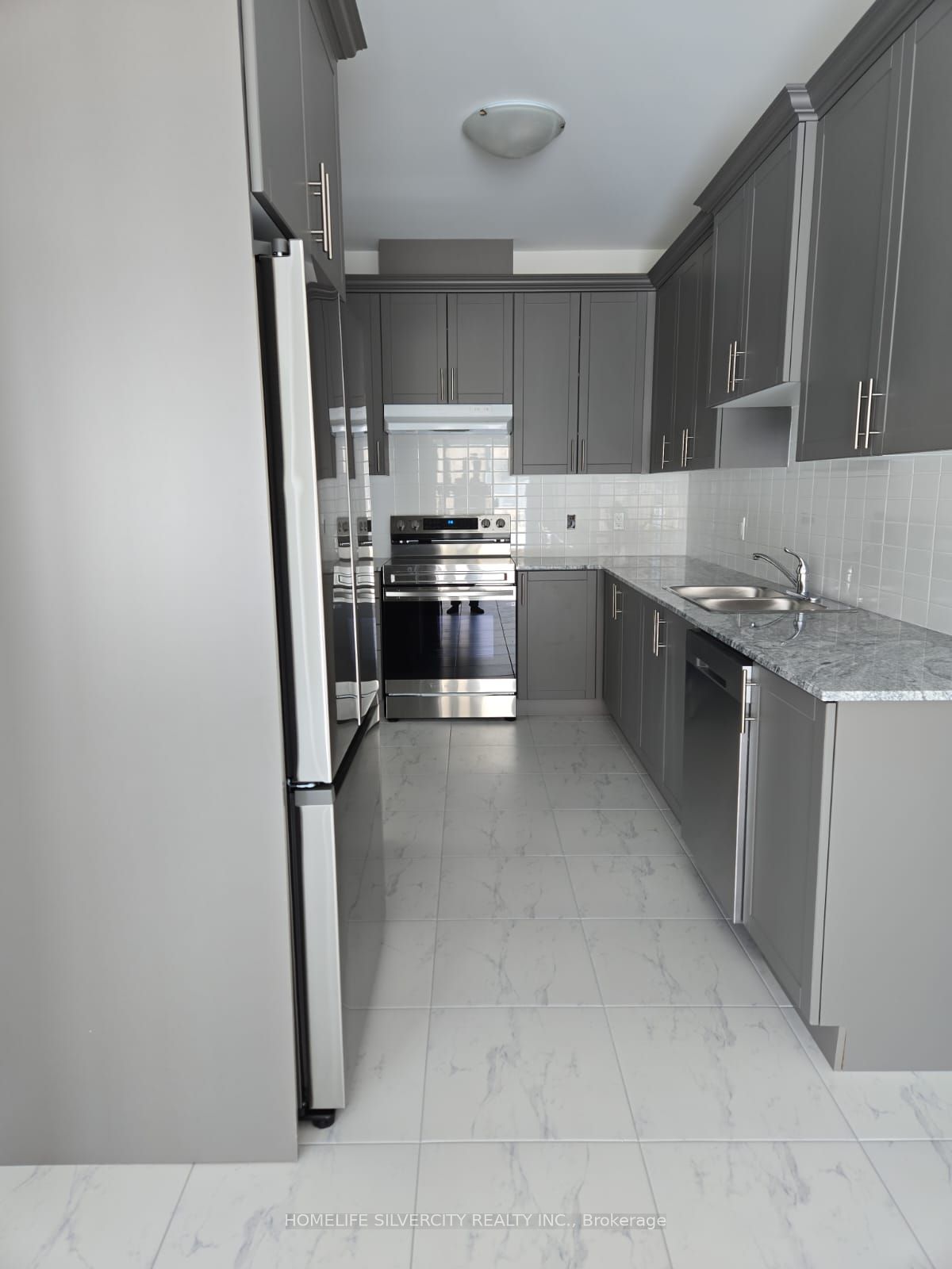 76 Baker Street Property Photo 4
