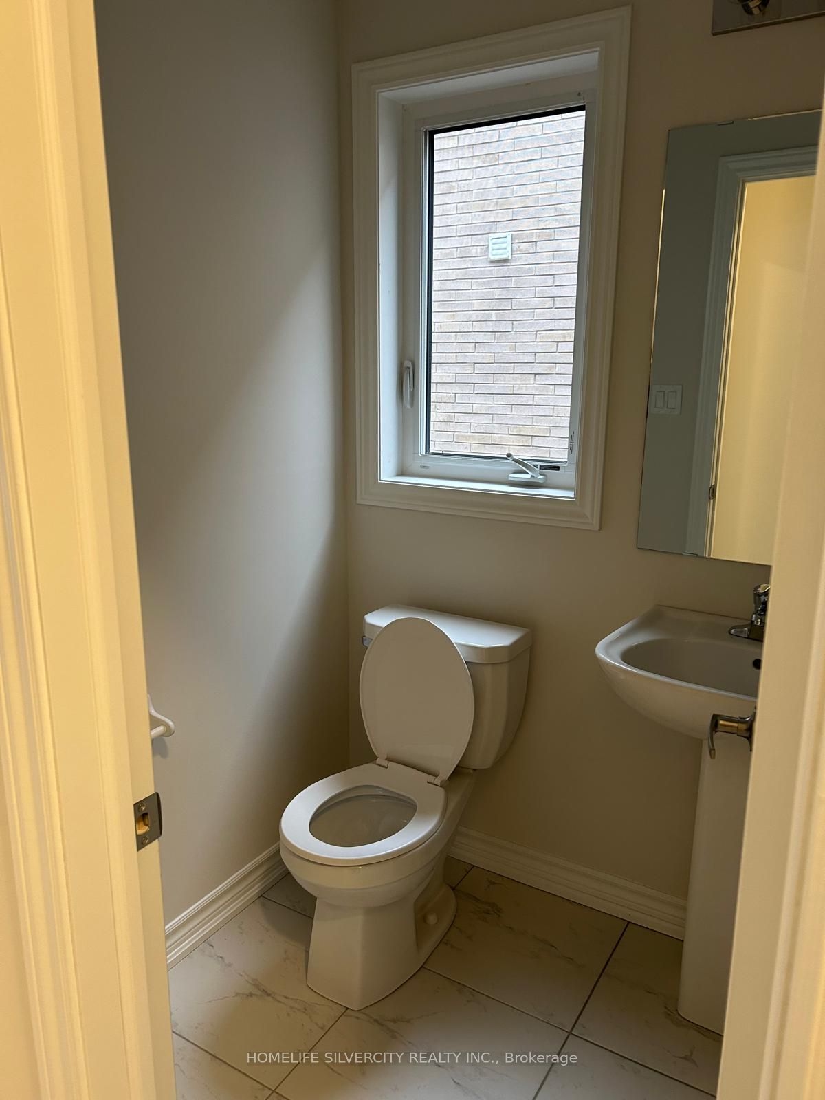 76 Baker Street Property Photo 8