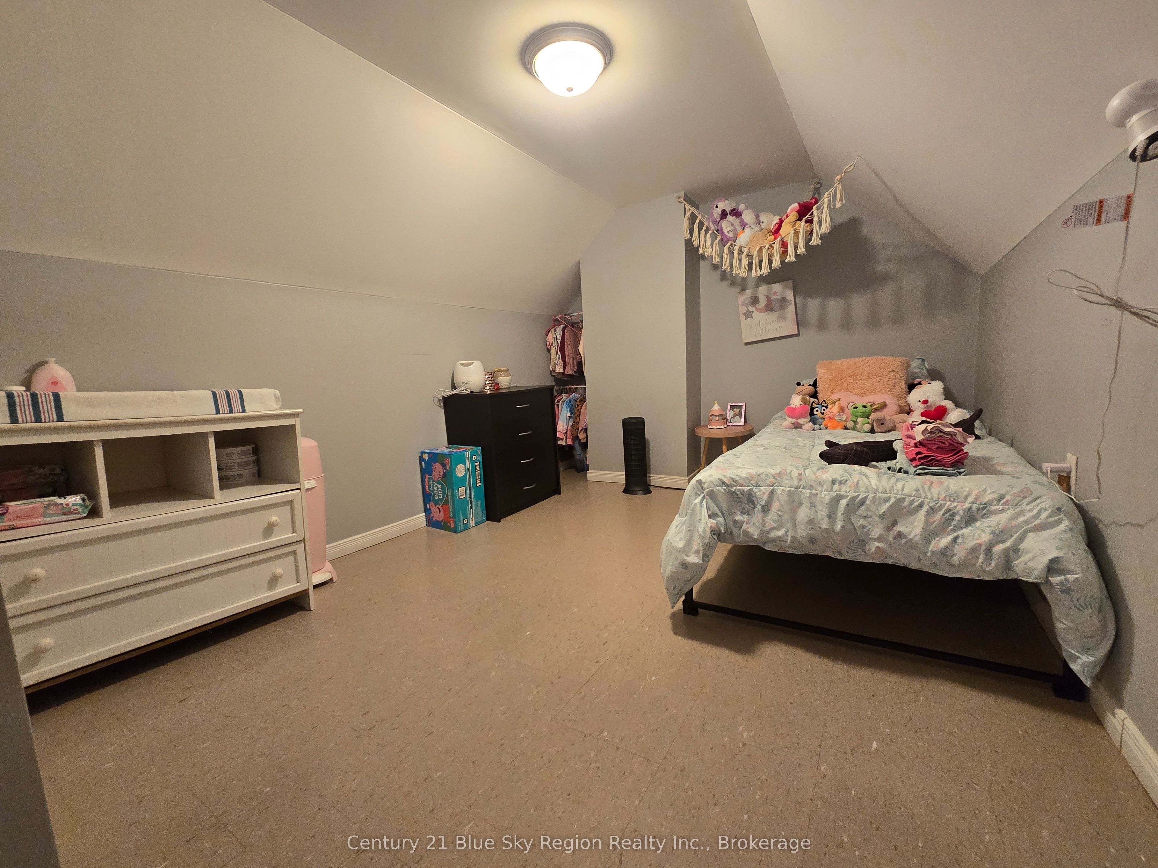 100 Nipissing Street Property Photo 11