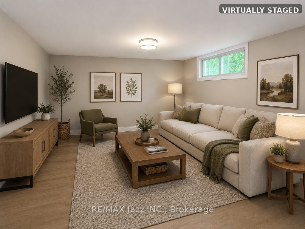 624 Stewart Street B Property Photo 1