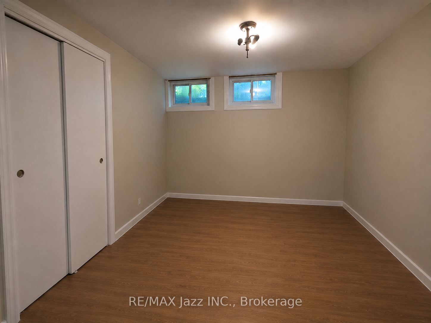 624 Stewart Street B Property Photo 5