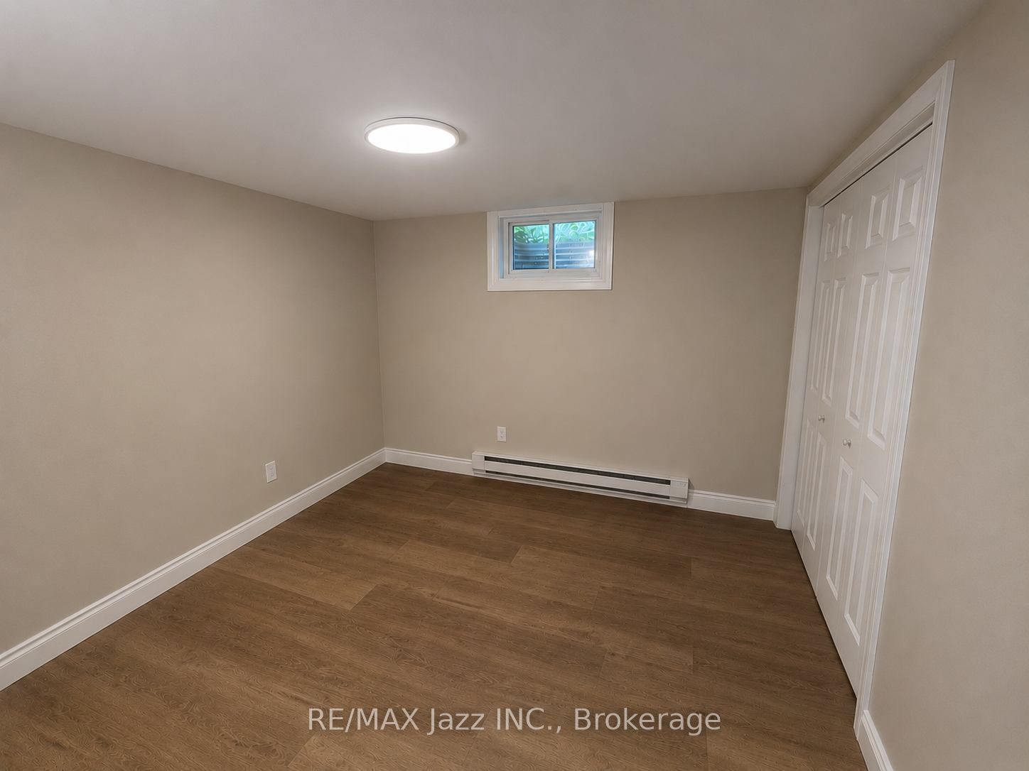 624 Stewart Street B Property Photo 7