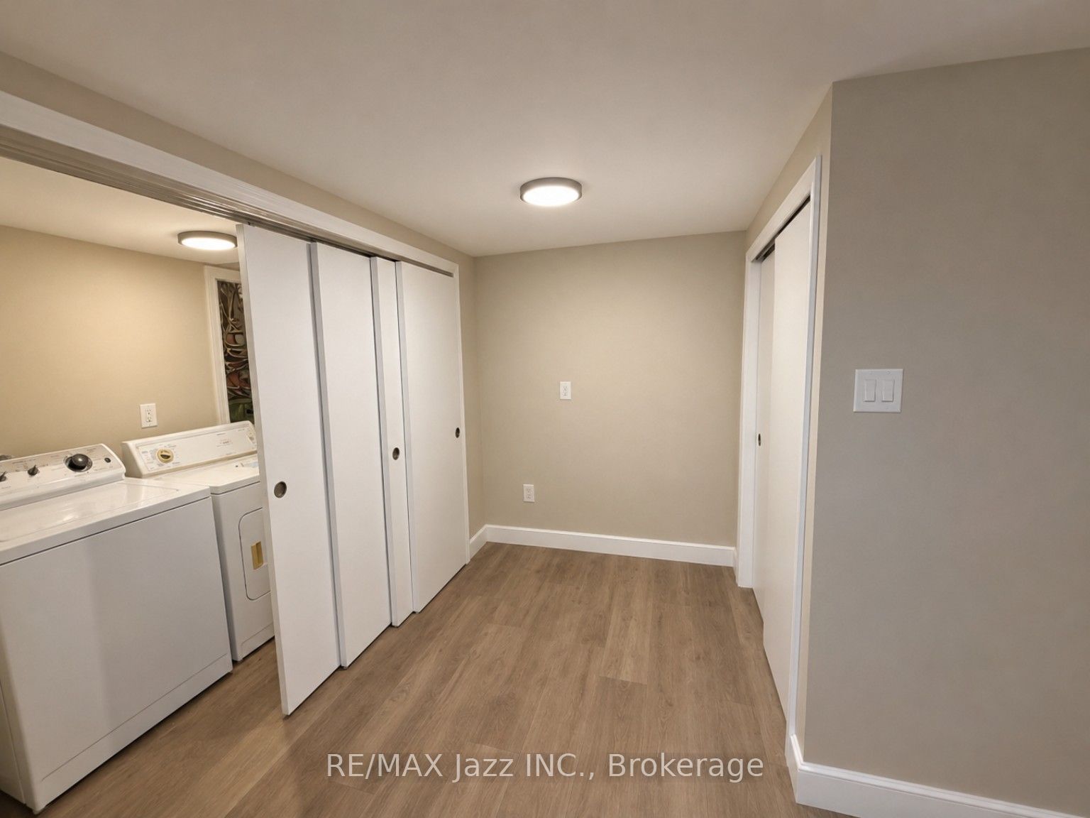 624 Stewart Street B Property Photo 10
