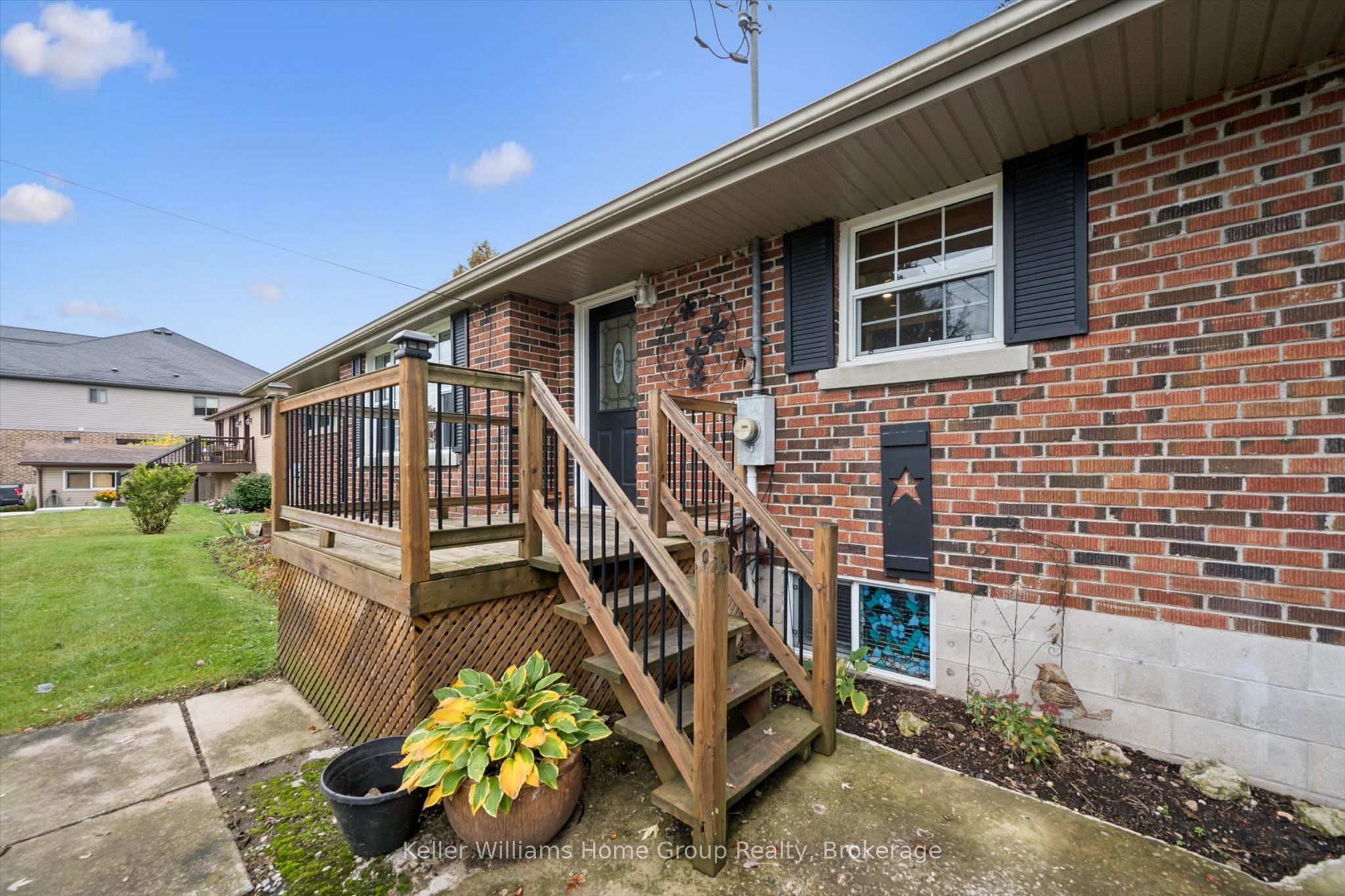 370 Gordon Street Property Photo 5