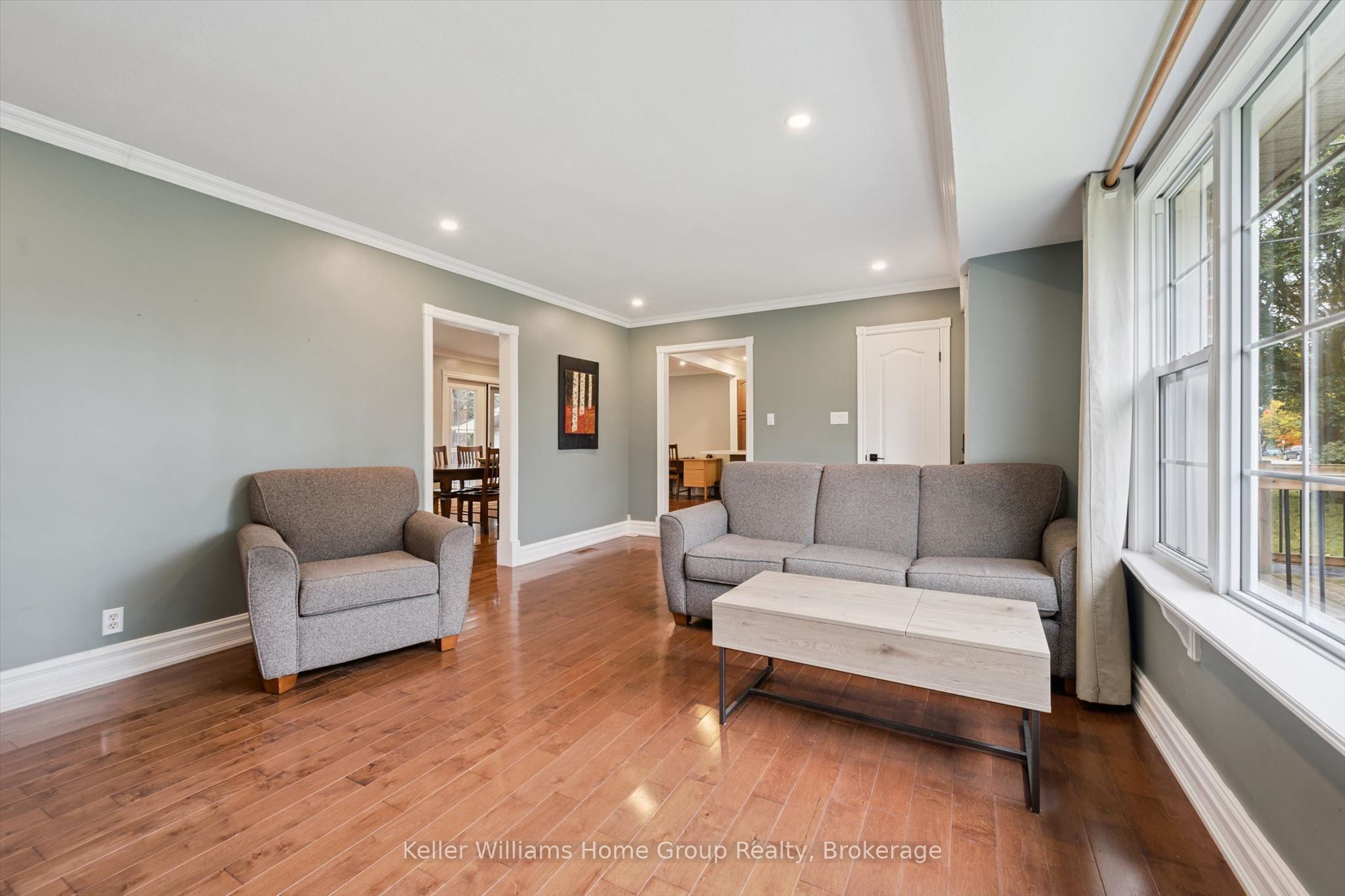 370 Gordon Street Property Photo 8