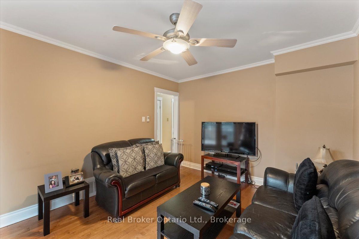 193 Huxley Avenue S Property Photo 17