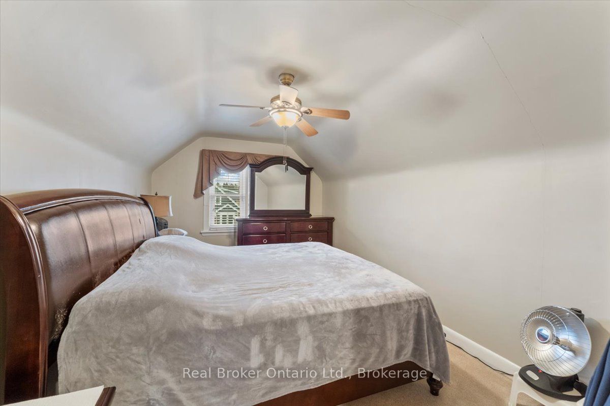 193 Huxley Avenue S Property Photo 24