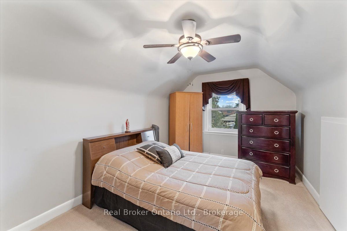 193 Huxley Avenue S Property Photo 27