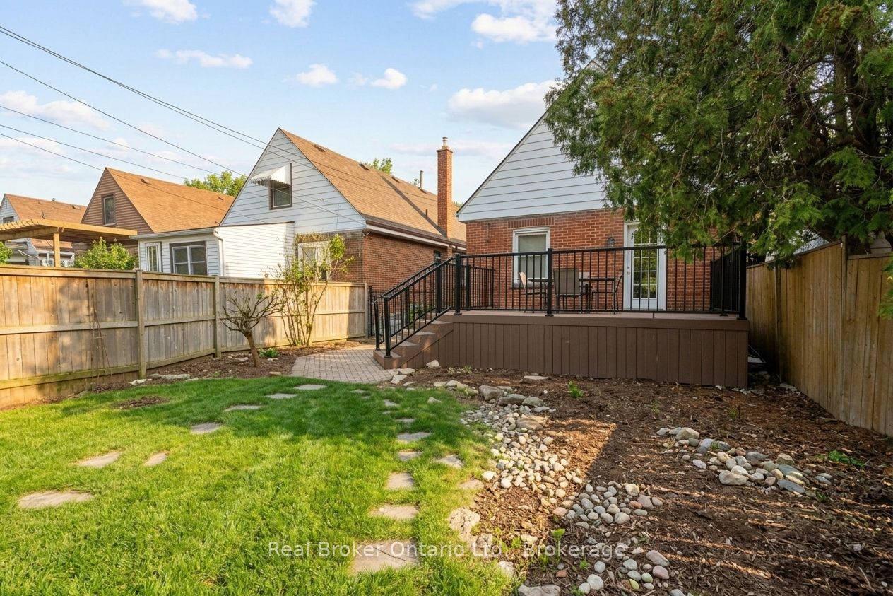 193 Huxley Avenue S Property Photo 40