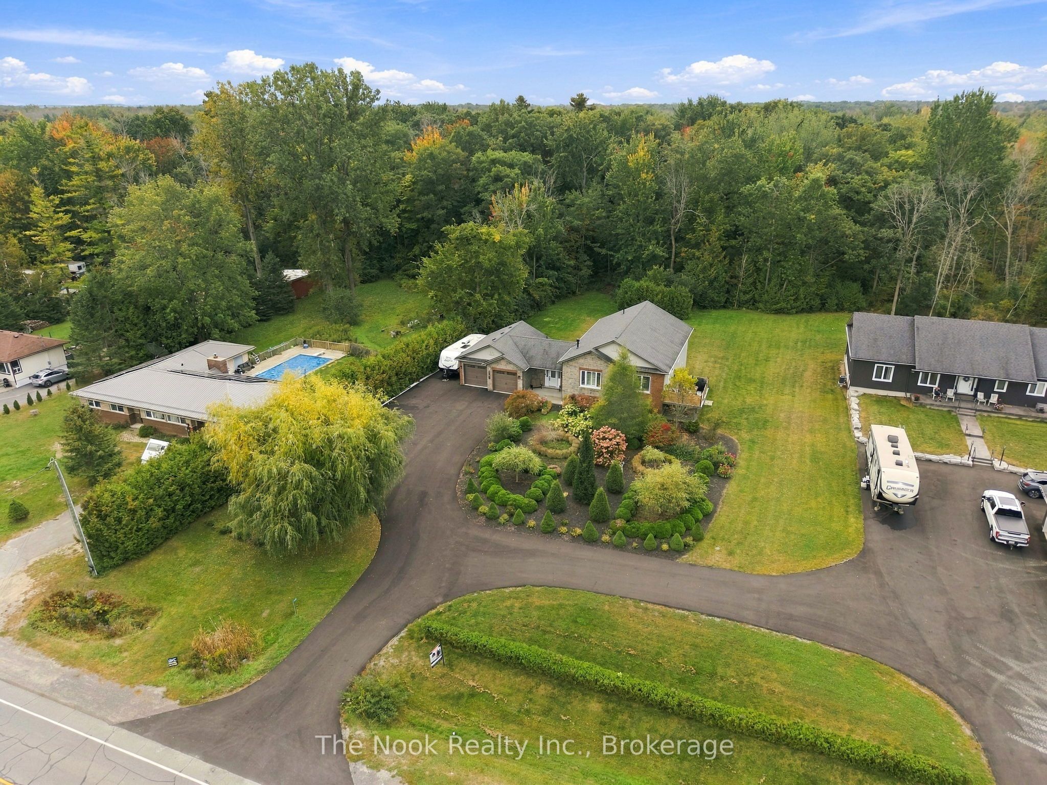 21611 Loyalist Parkway Property Photo 2