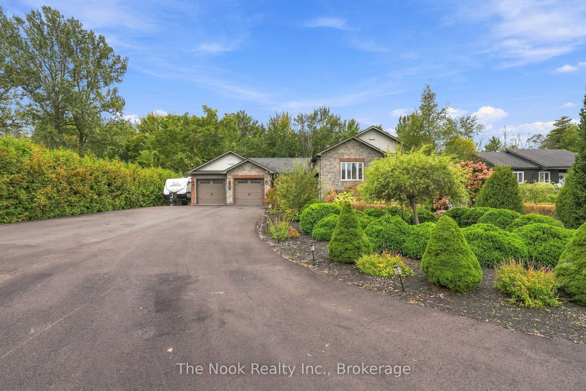 21611 Loyalist Parkway Property Photo 4