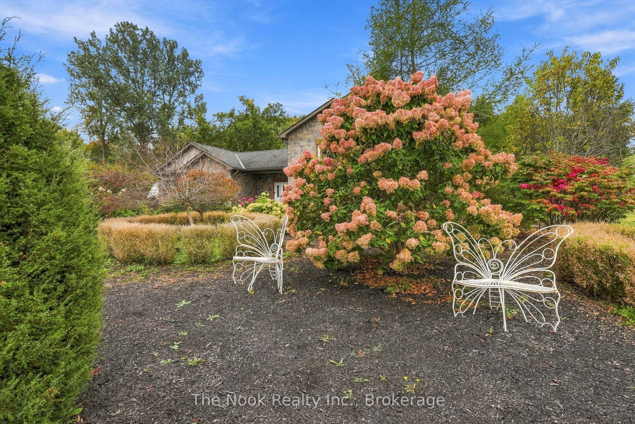 21611 Loyalist Parkway Property Photo 8