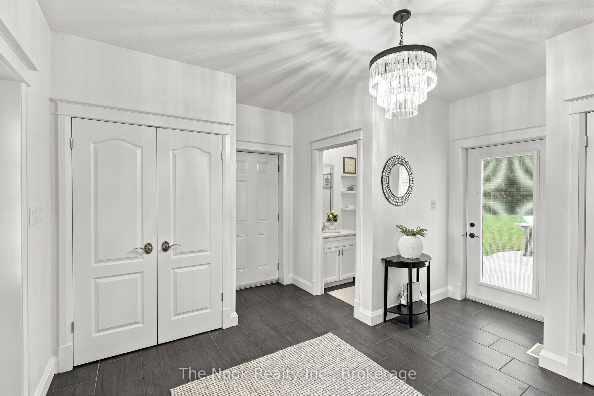 21611 Loyalist Parkway Property Photo 10