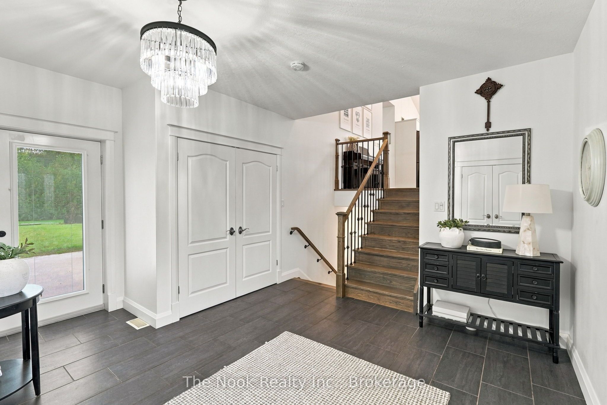 21611 Loyalist Parkway Property Photo 11