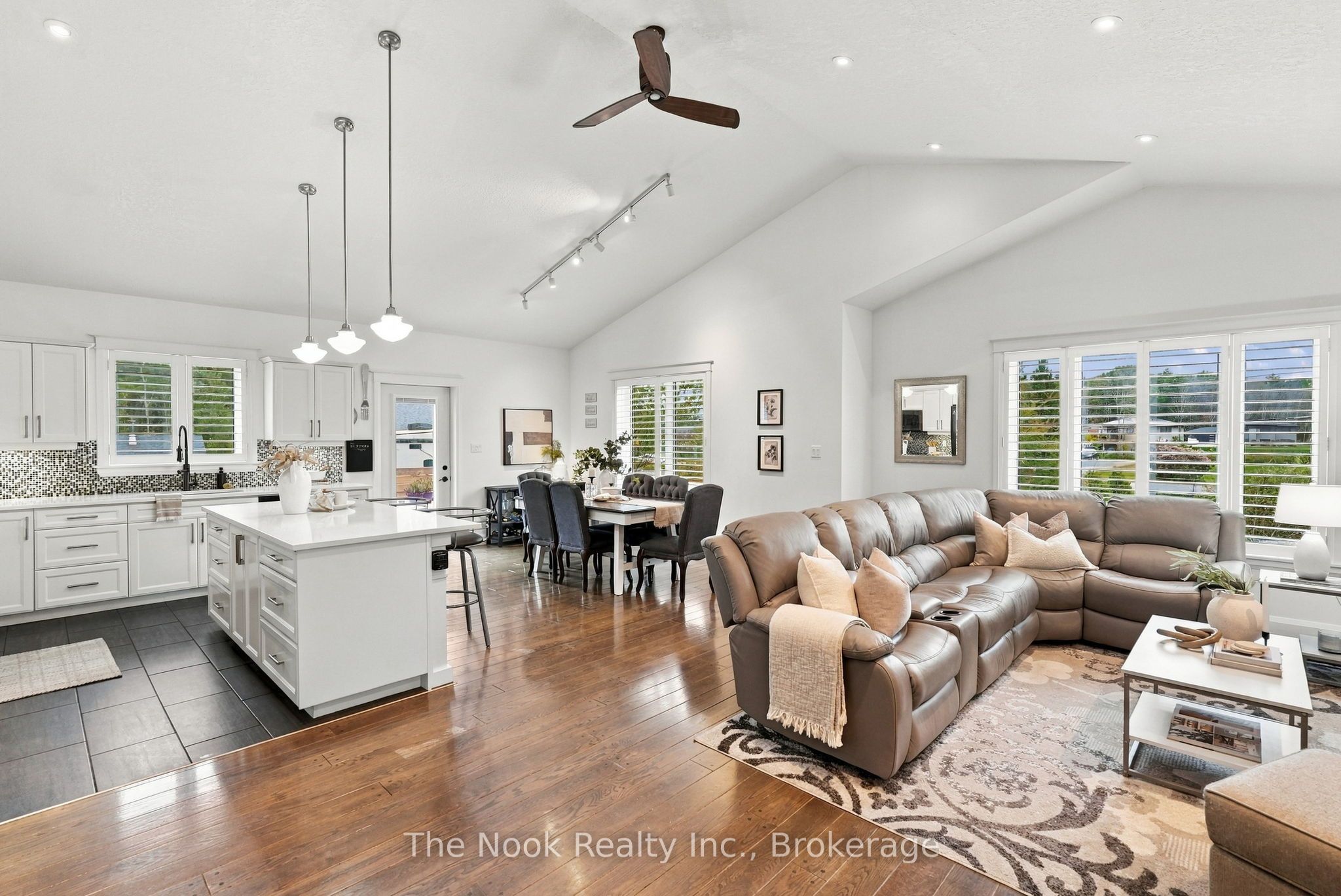 21611 Loyalist Parkway Property Photo 13
