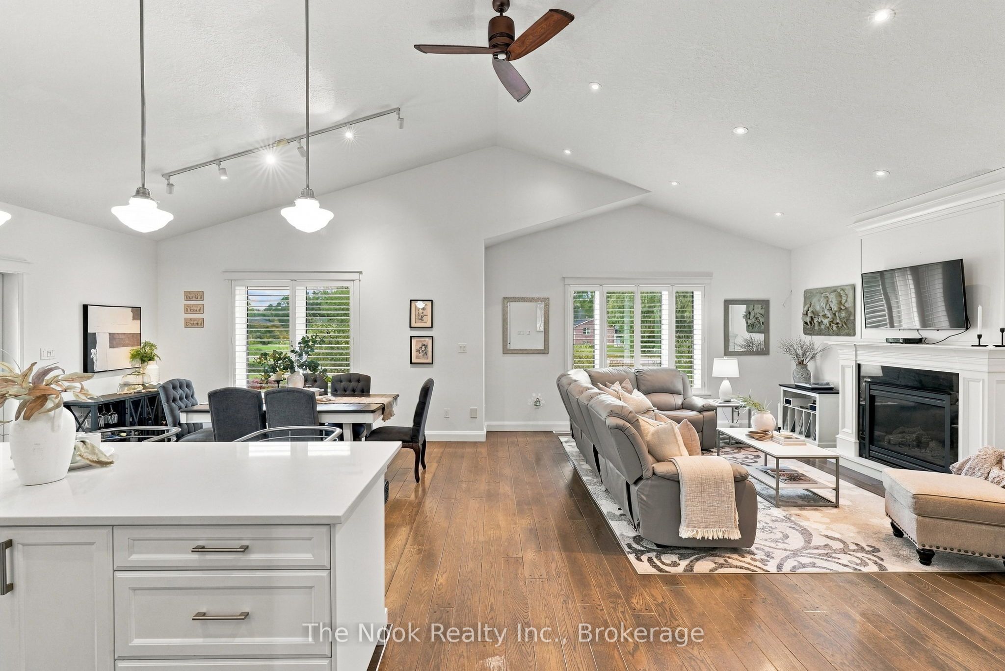 21611 Loyalist Parkway Property Photo 19
