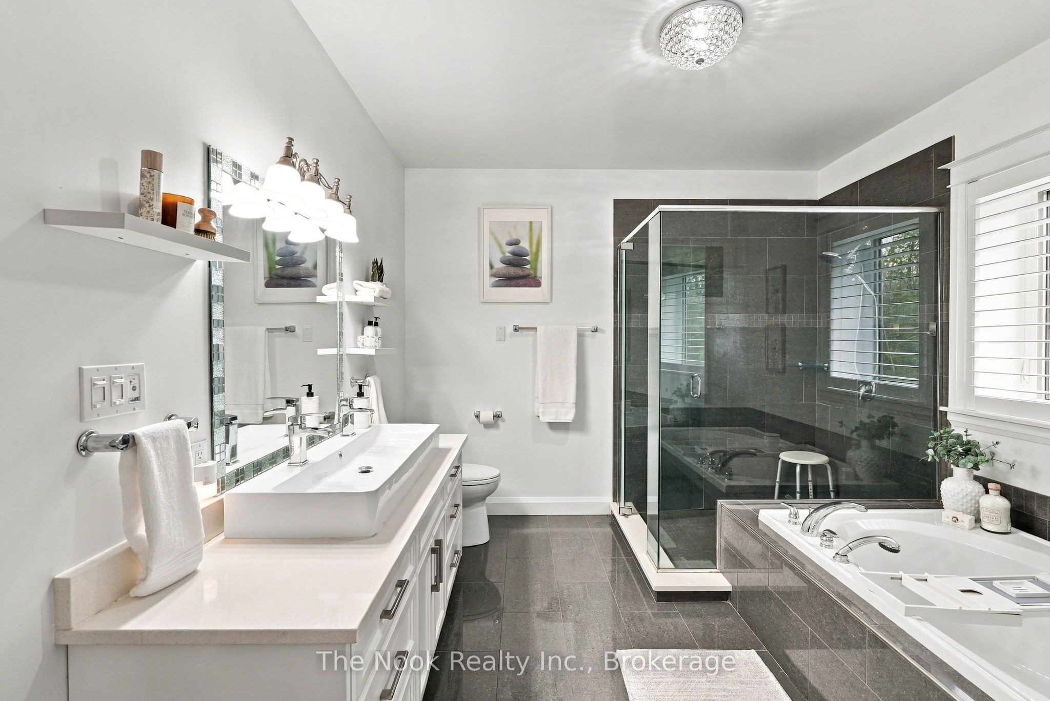 21611 Loyalist Parkway Property Photo 23