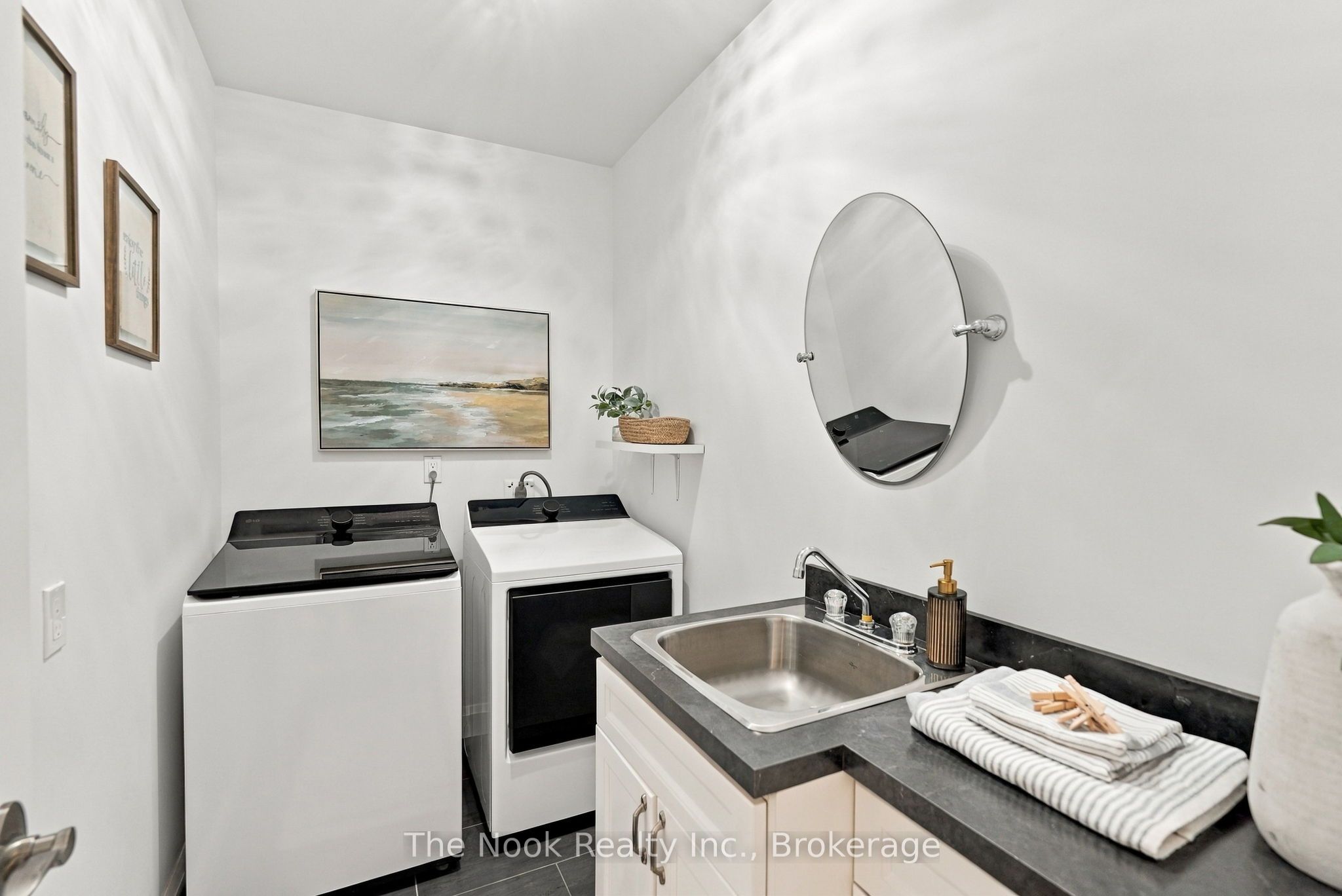 21611 Loyalist Parkway Property Photo 34