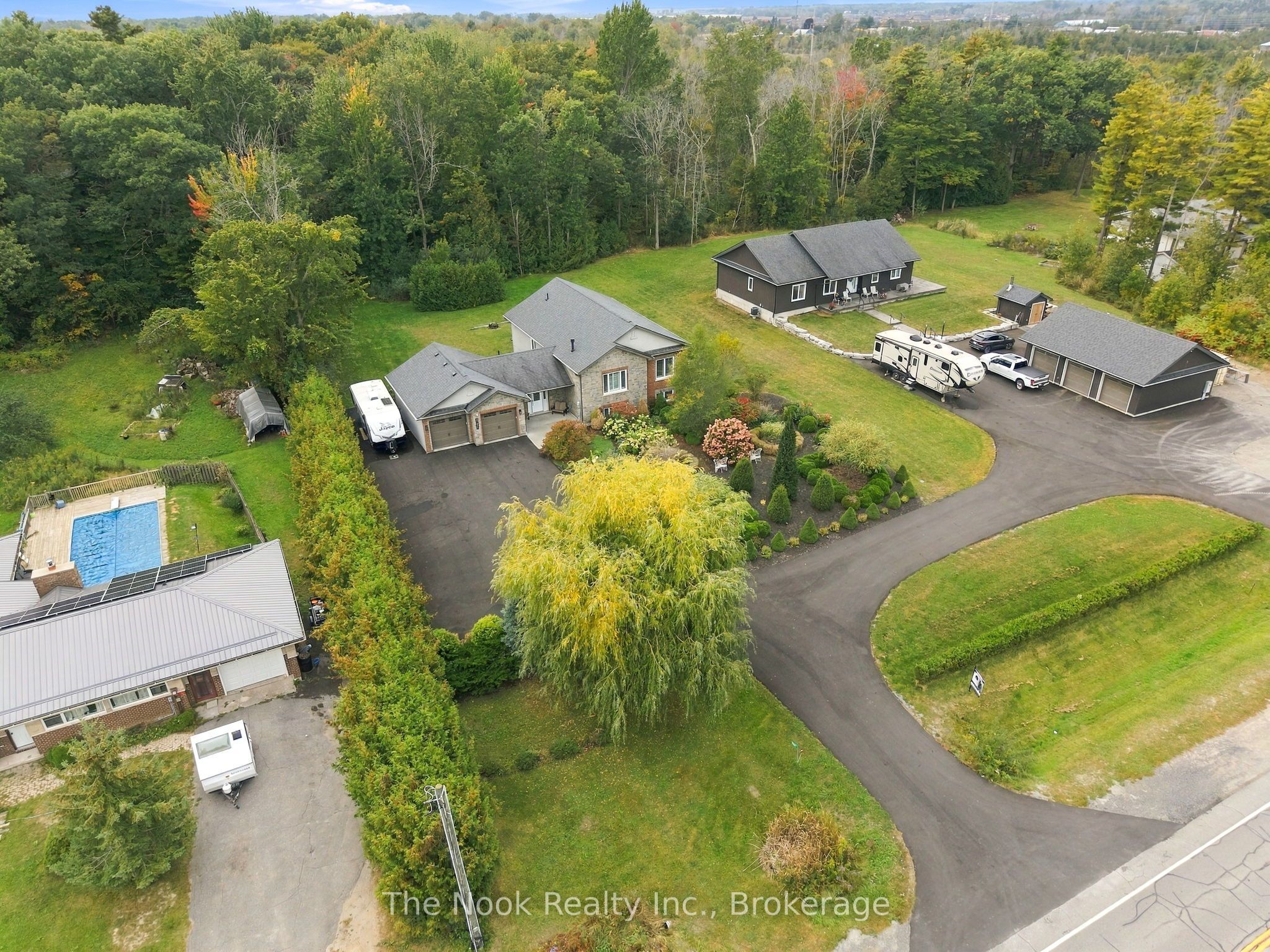 21611 Loyalist Parkway Property Photo 47