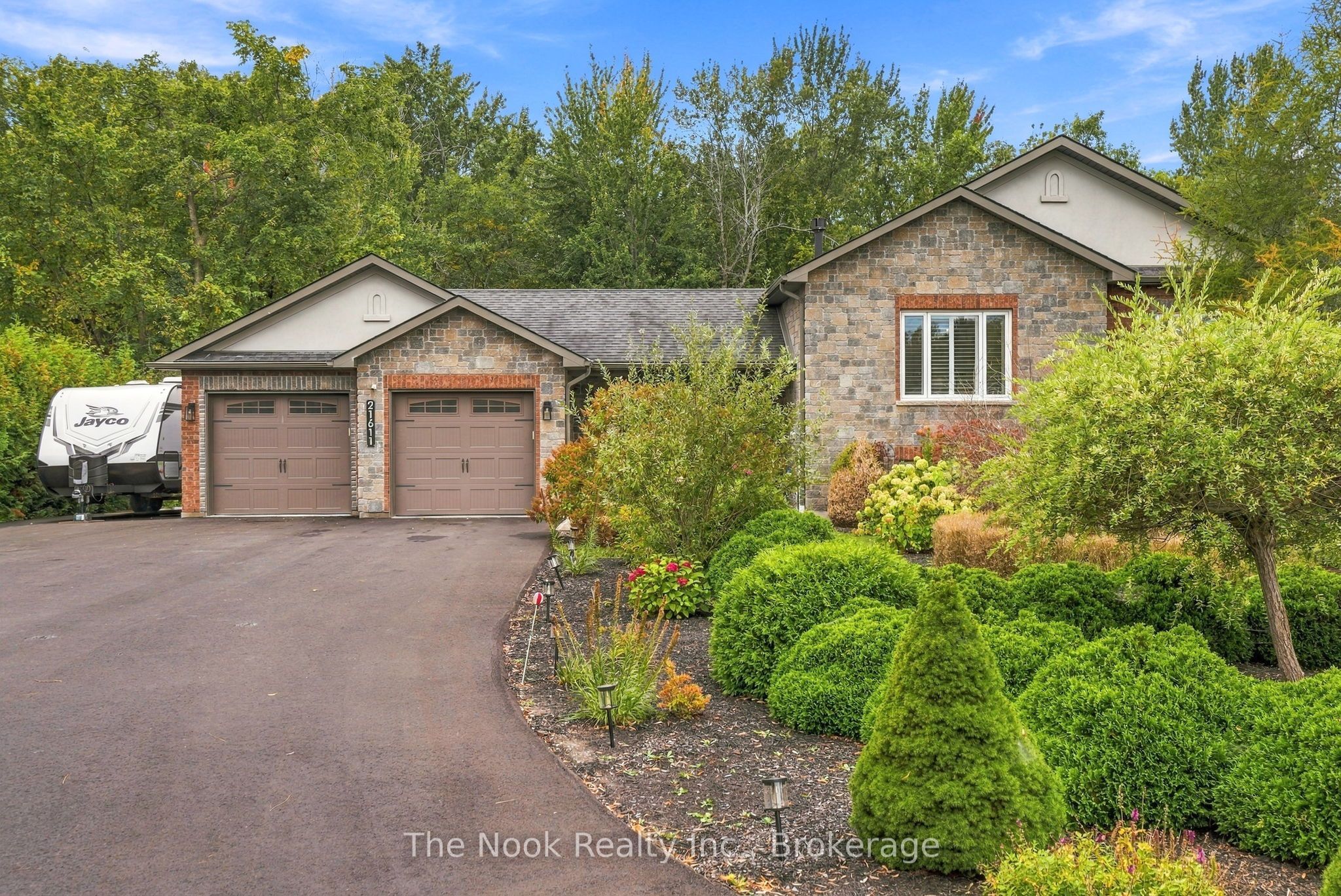 21611 Loyalist Parkway Property Photo 48