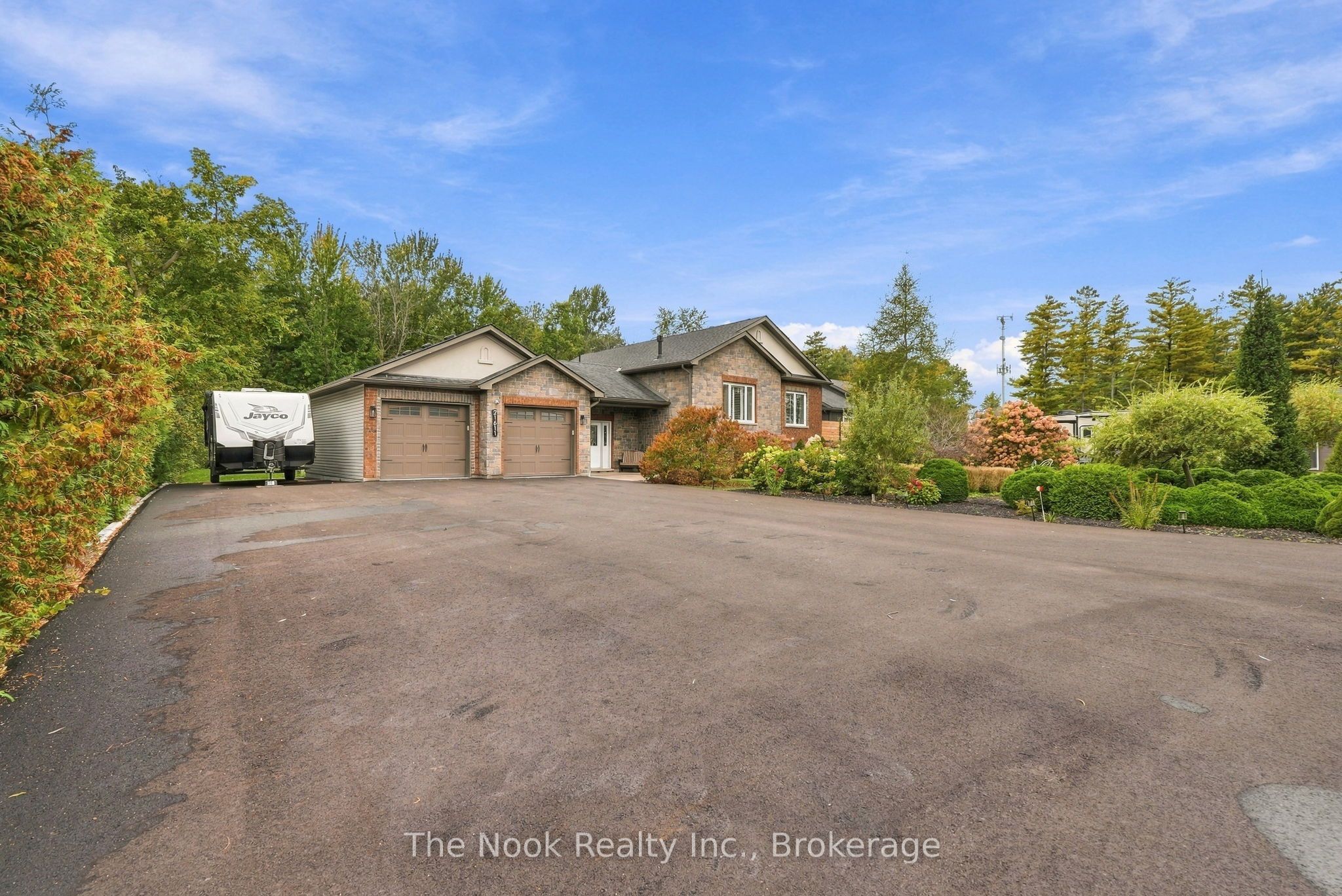 21611 Loyalist Parkway Property Photo 49