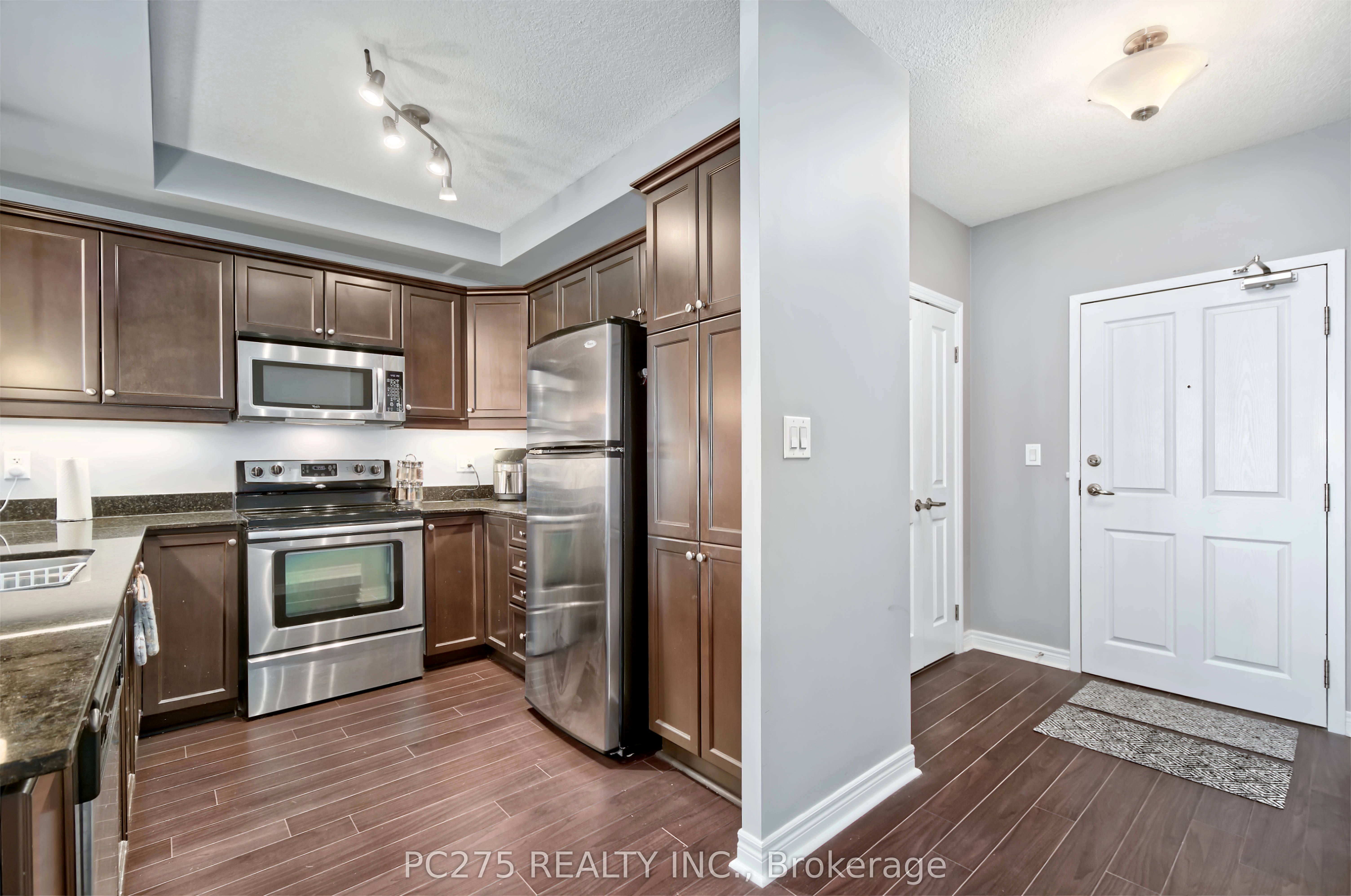 1030 Coronation Drive 602 Property Photo 6