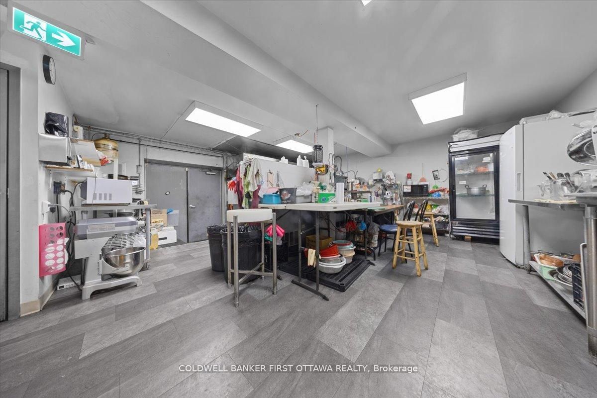 827 Somerset Street W Property Photo 6