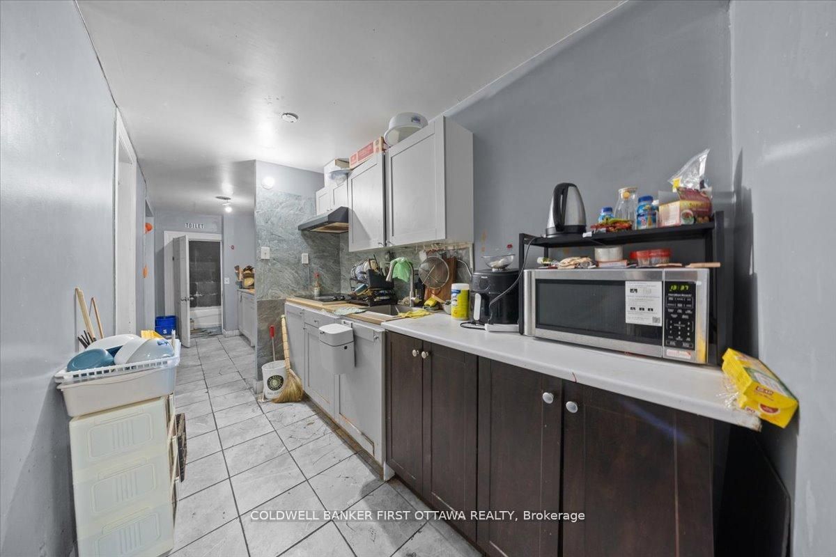 827 Somerset Street W Property Photo 17