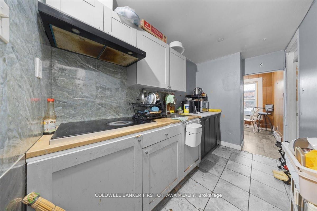 827 Somerset Street W Property Photo 19