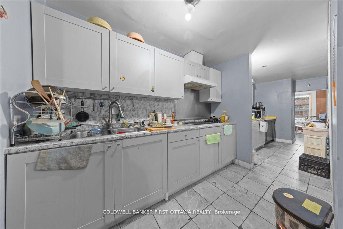 827 Somerset Street W Property Photo 20