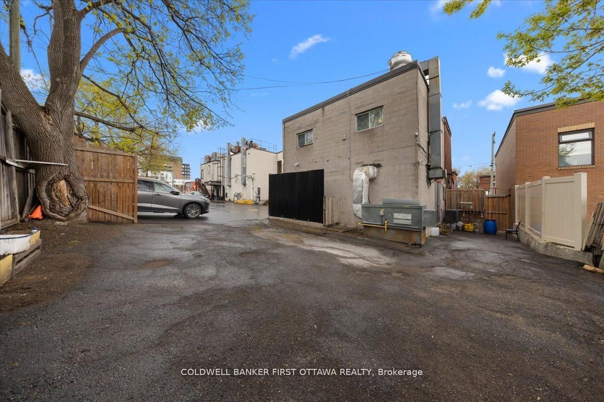 827 Somerset Street W Property Photo 29
