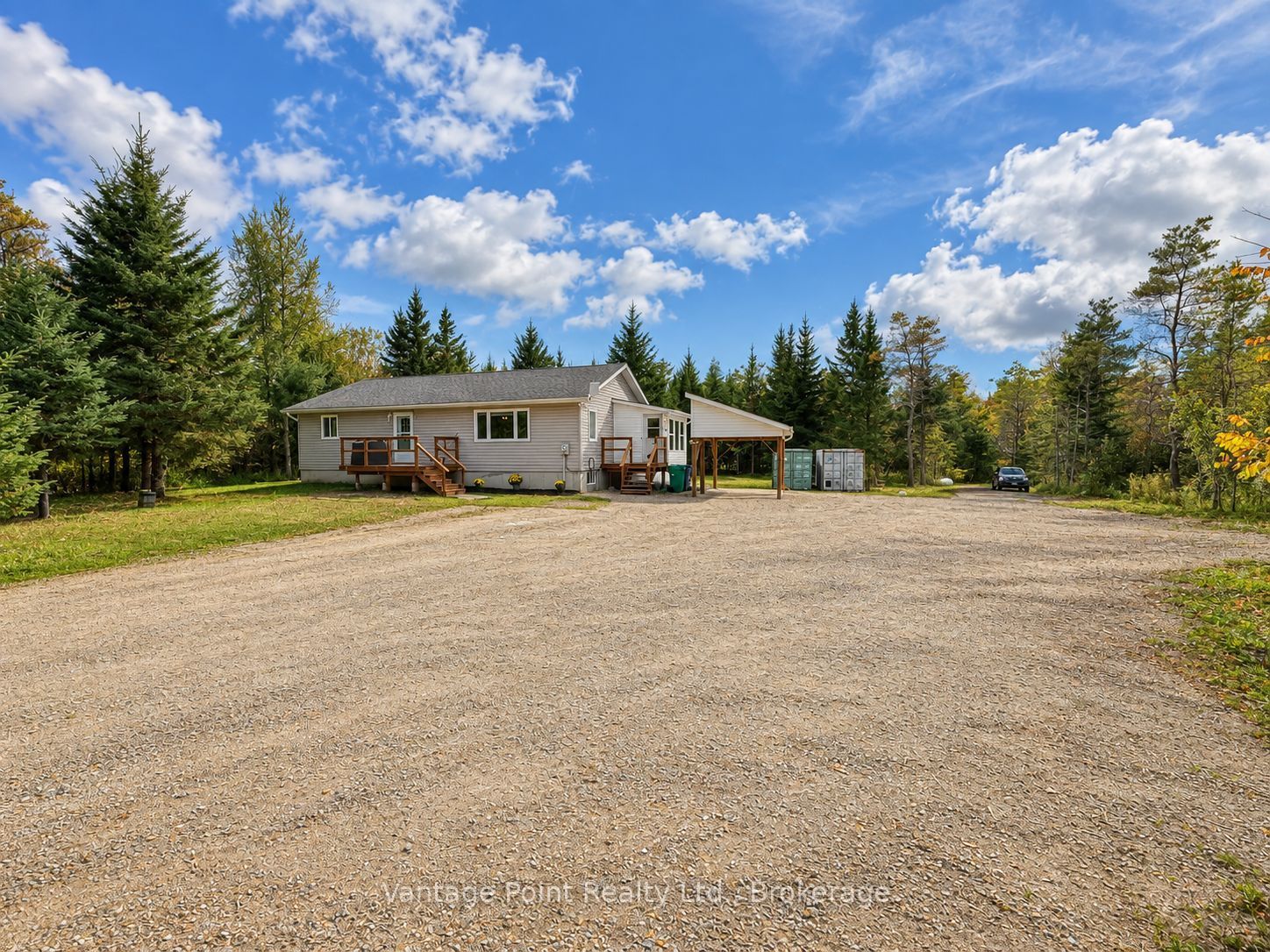 736038 West Back Line Property Photo 1