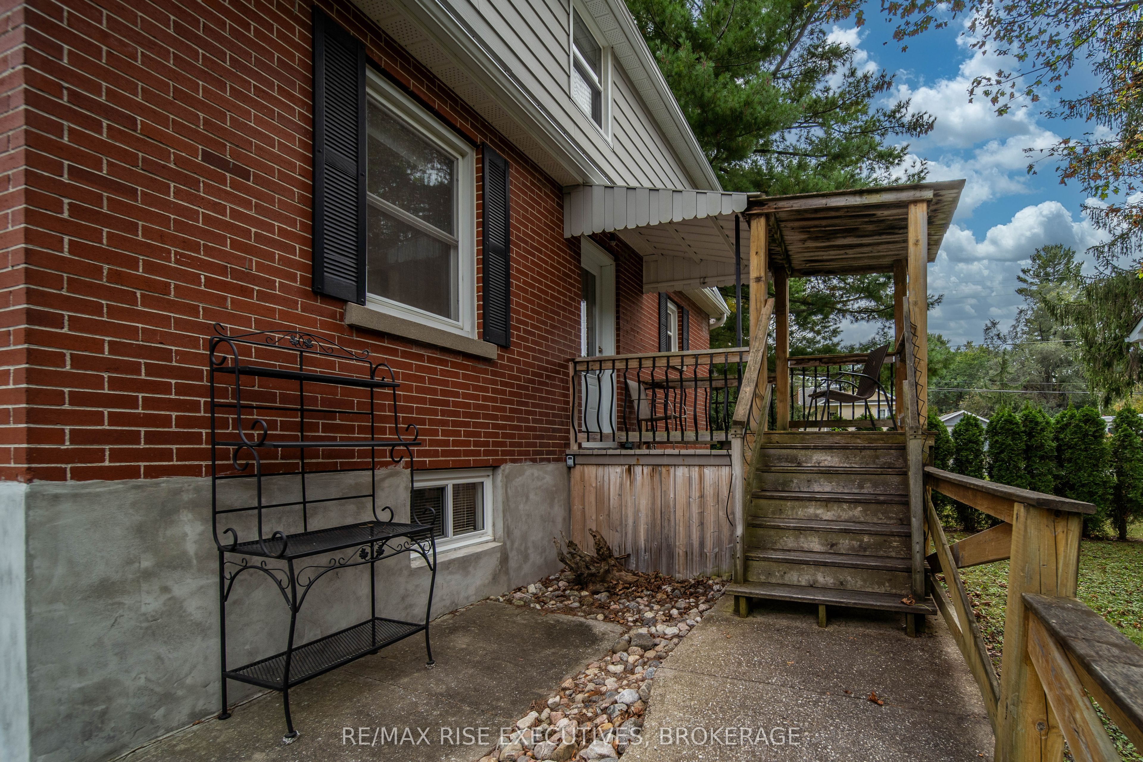 130 Florence Street Property Photo 35