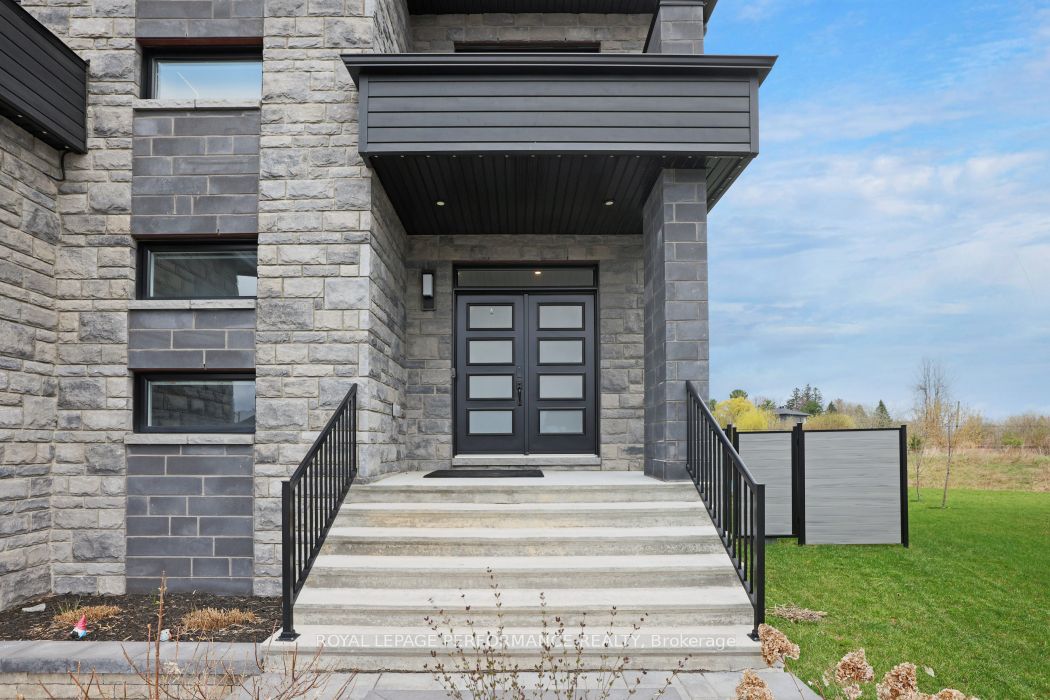 541 Barrage Street Property Photo 3