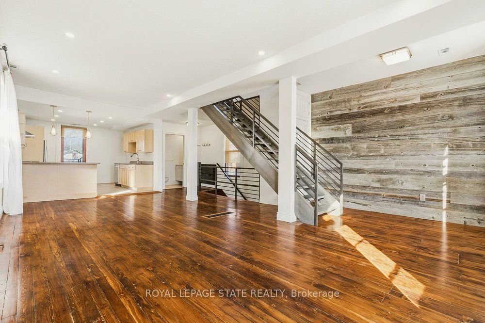 282 Hess Street S Property Photo 17