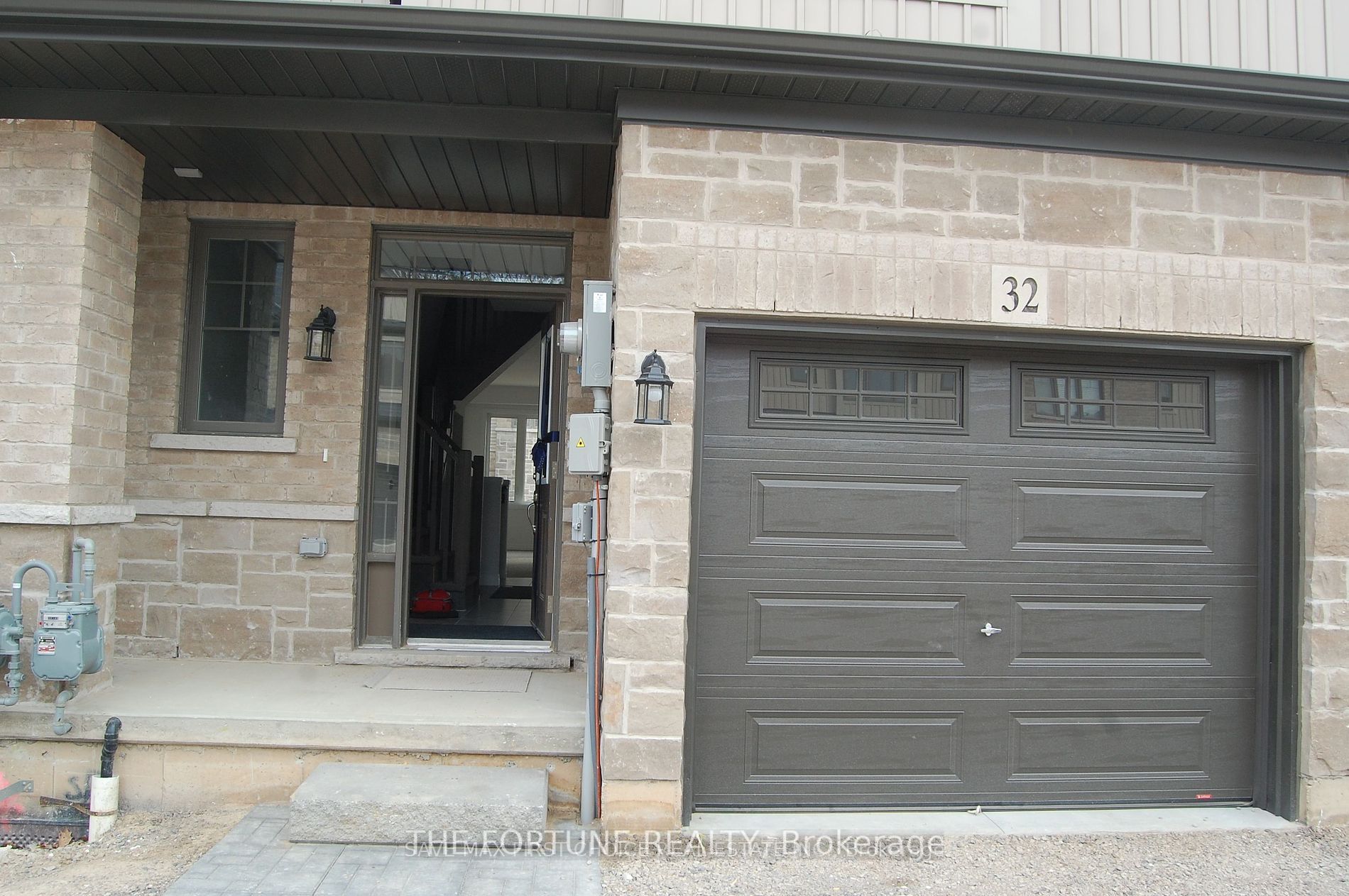 1 Tom Brown Drive 32 Property Photo 5