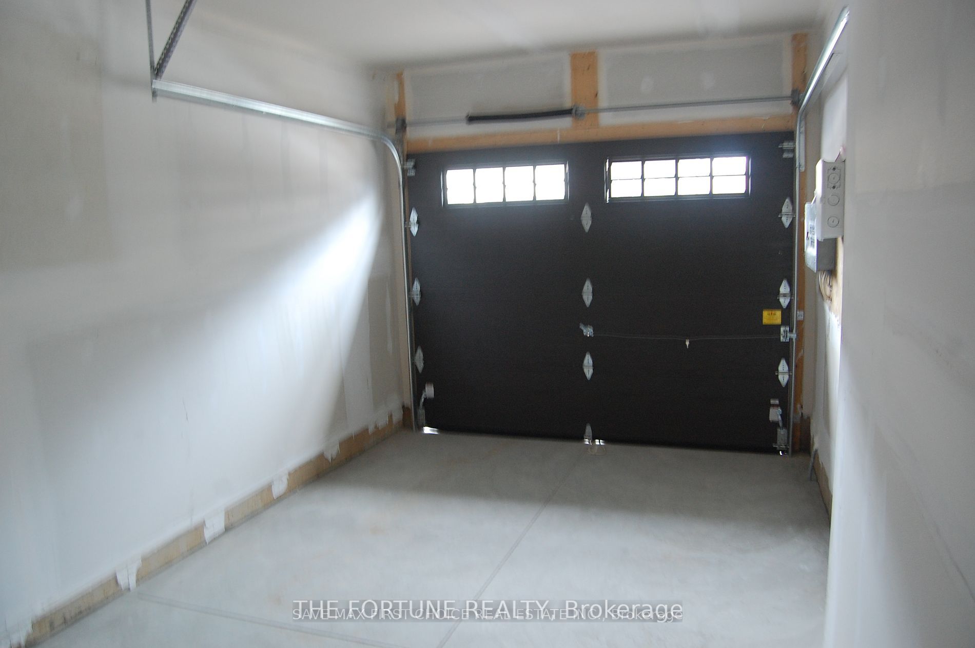 1 Tom Brown Drive 32 Property Photo 35