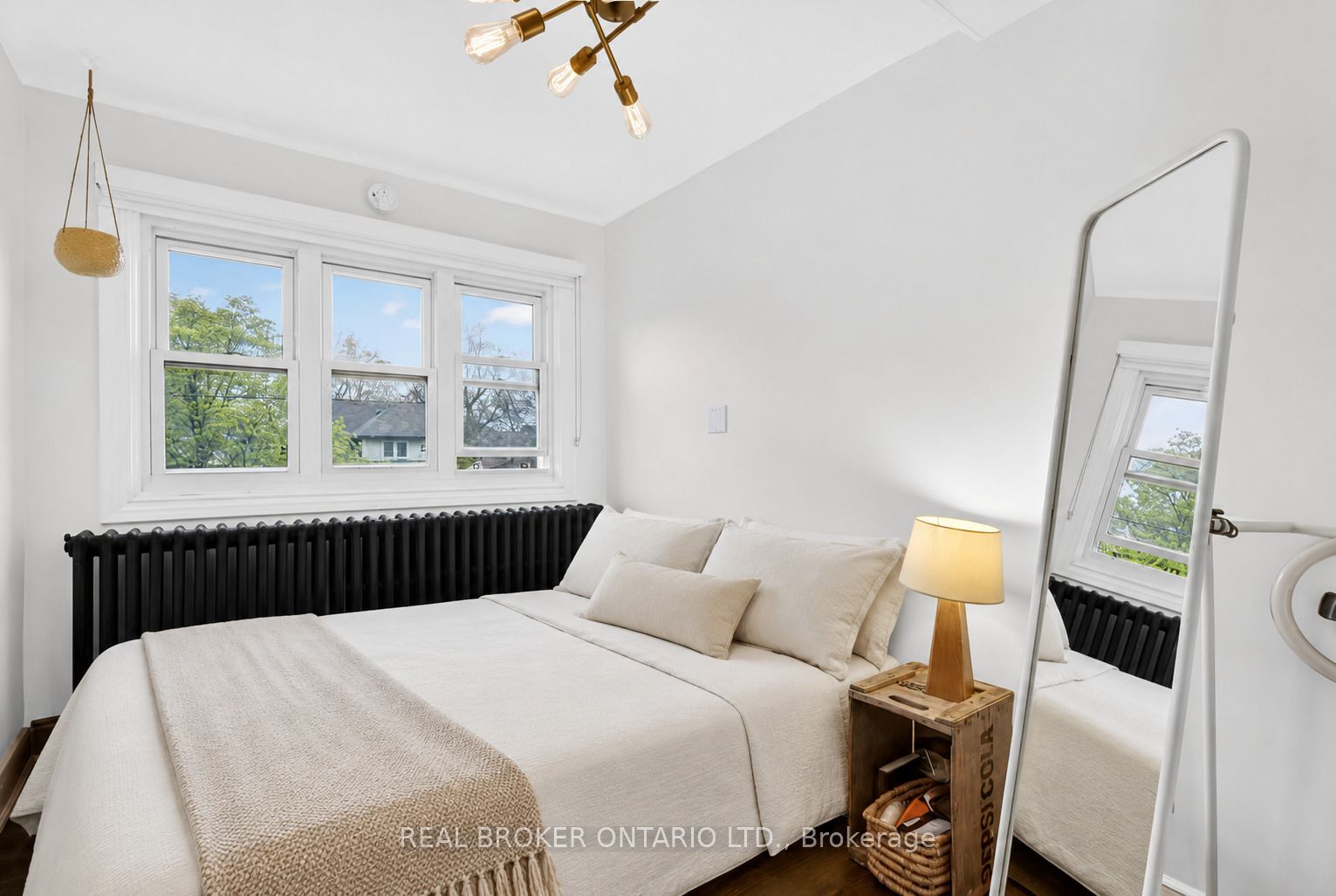 137 Sherman Avenue S Property Photo 27