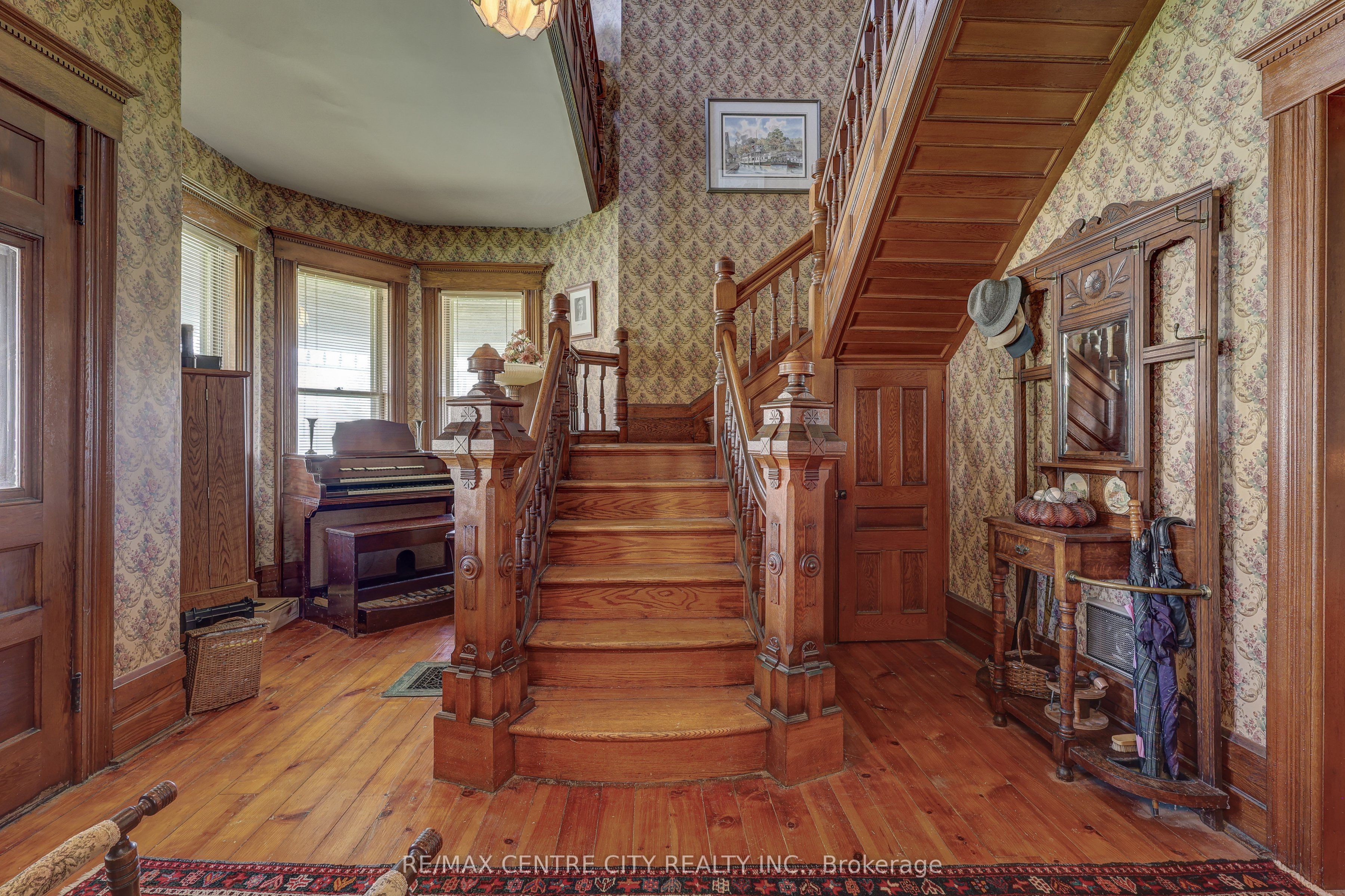 9321 Richmond Road Property Photo 6
