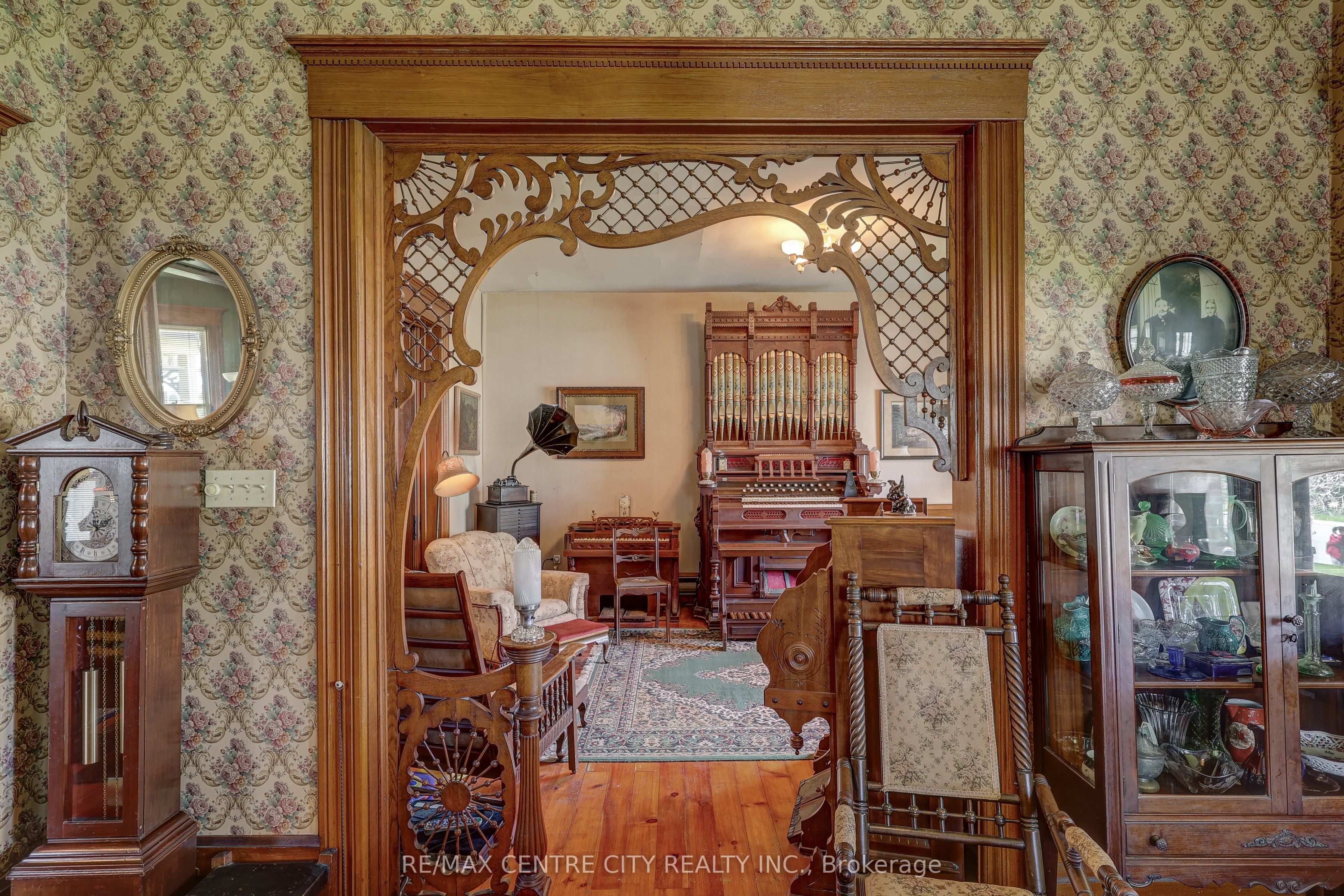 9321 Richmond Road Property Photo 8