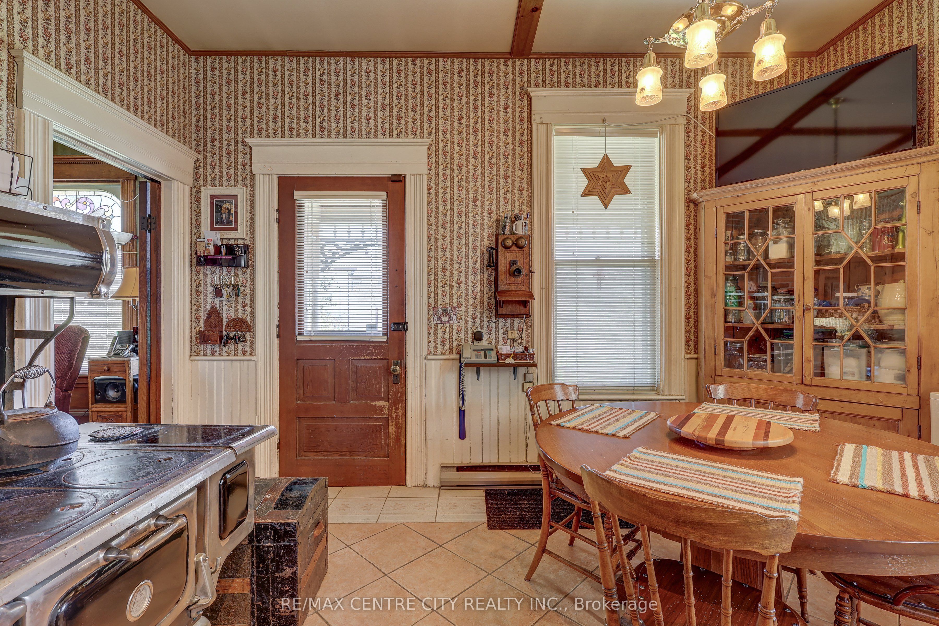9321 Richmond Road Property Photo 17