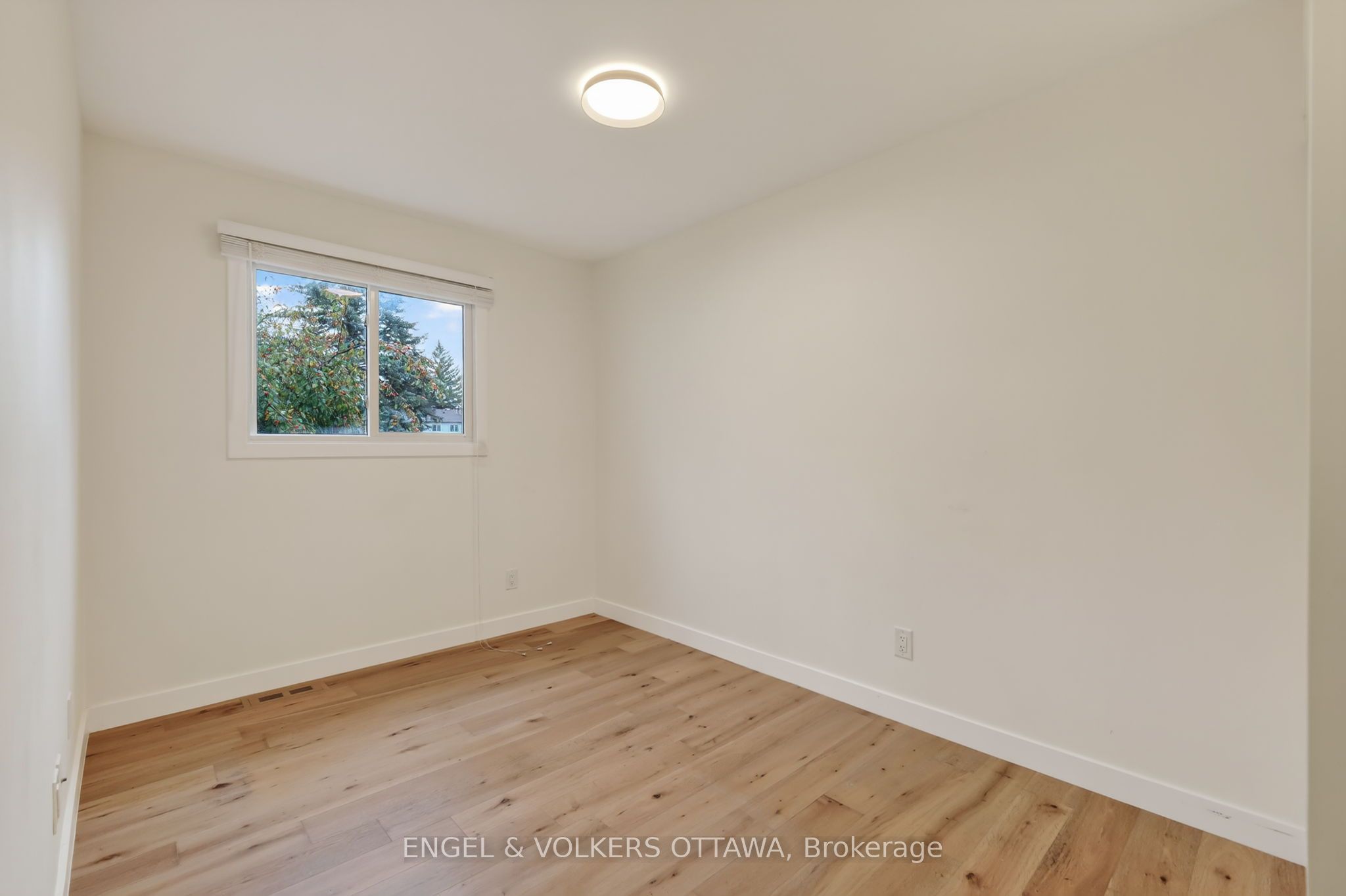 259 Teal Crescent Property Photo 28