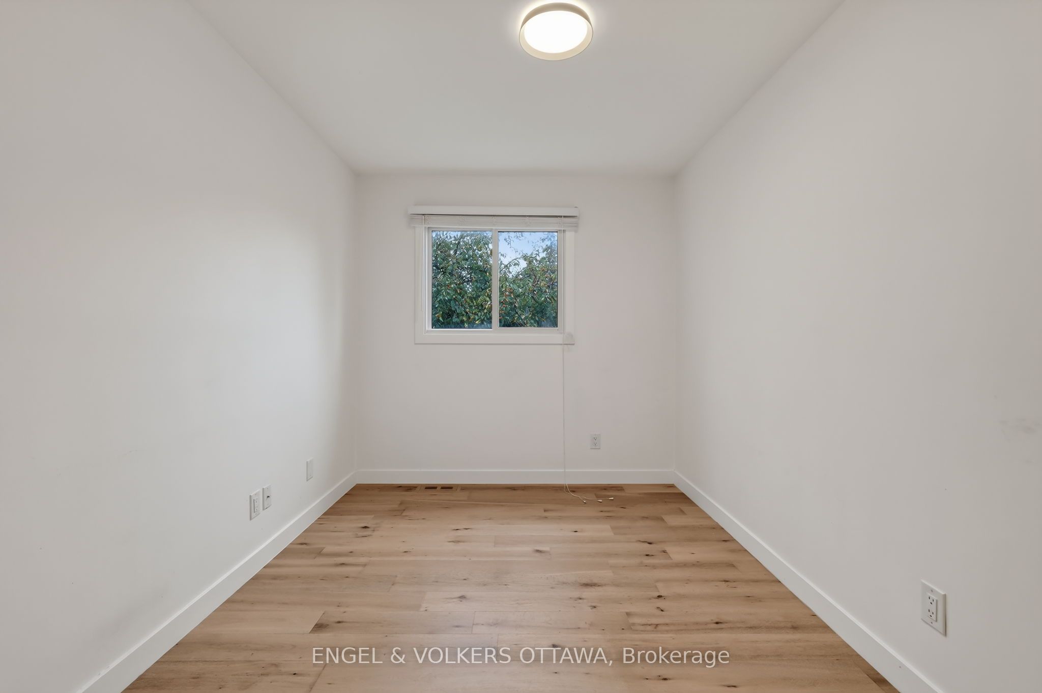 259 Teal Crescent Property Photo 29