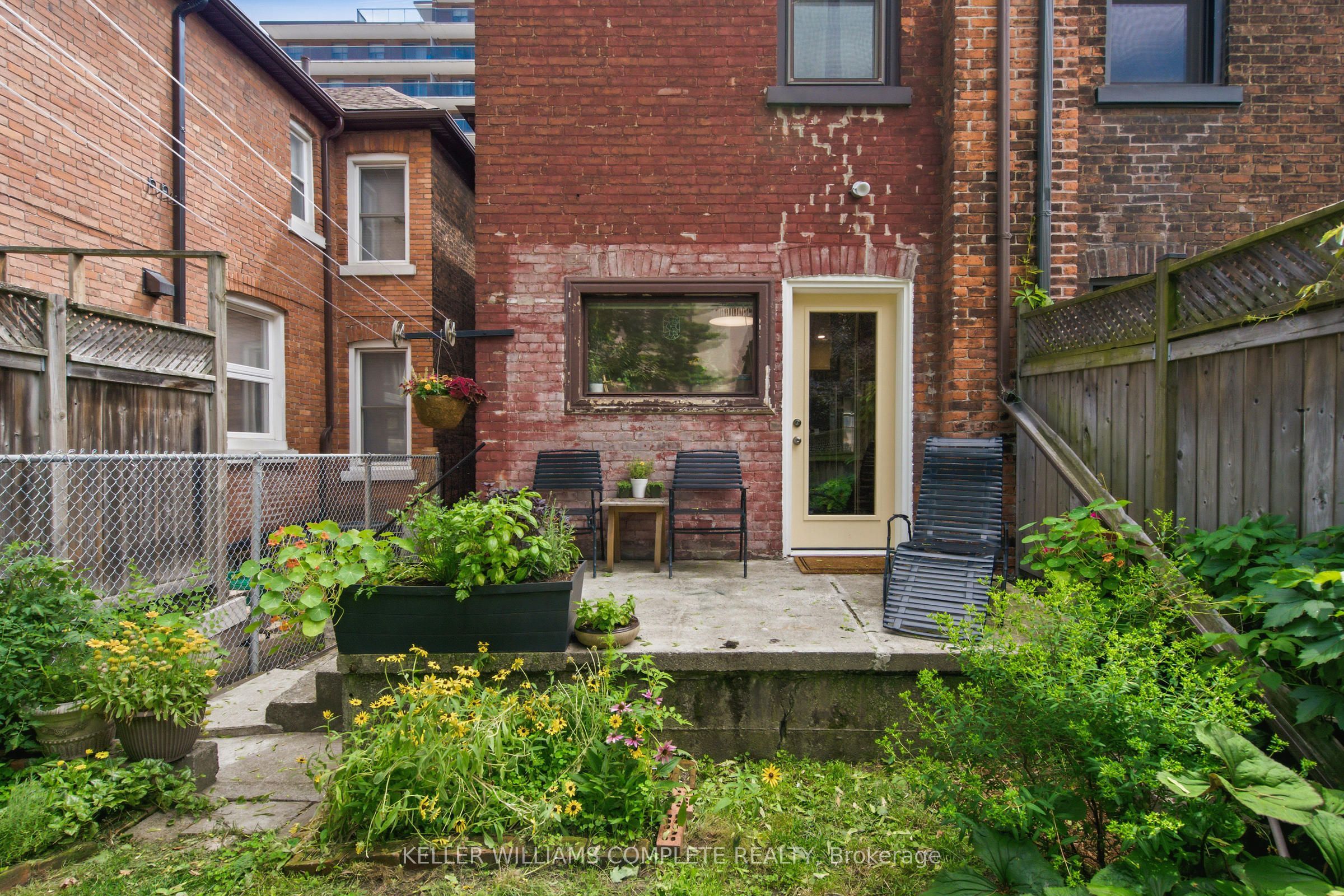 22 Spring Street Property Photo 46