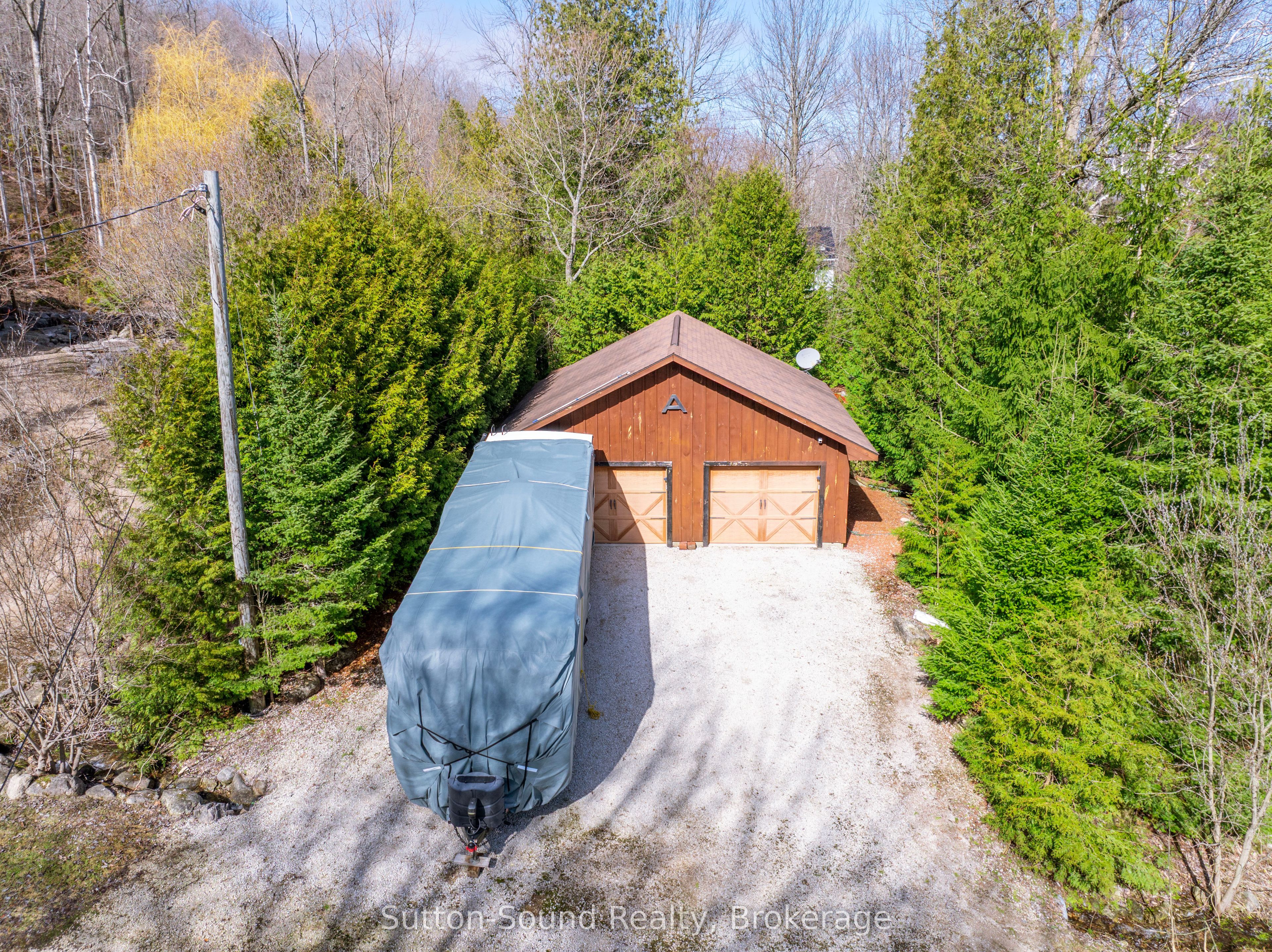 625 Mallory Beach Road Property Photo 3