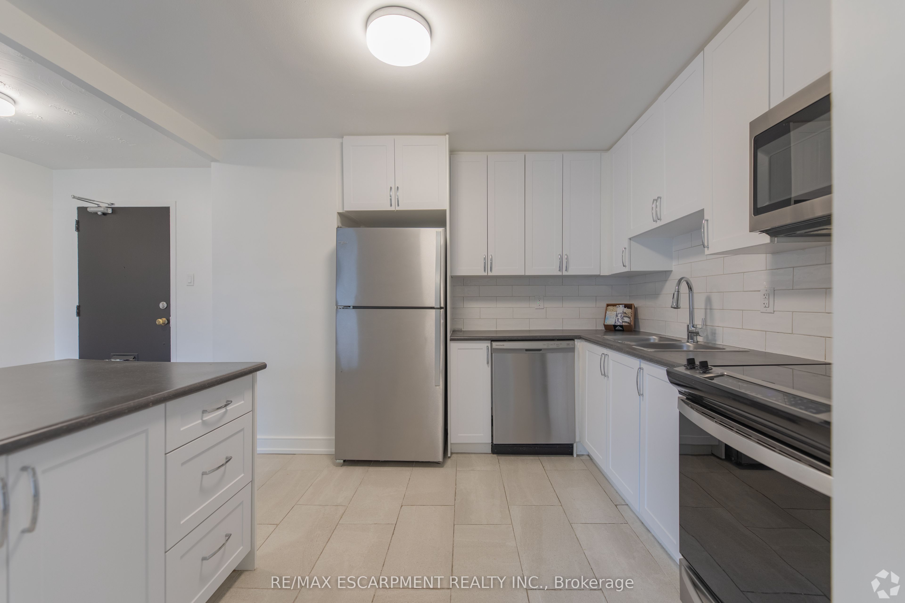 285 Erb Street W 809 Property Photo 1