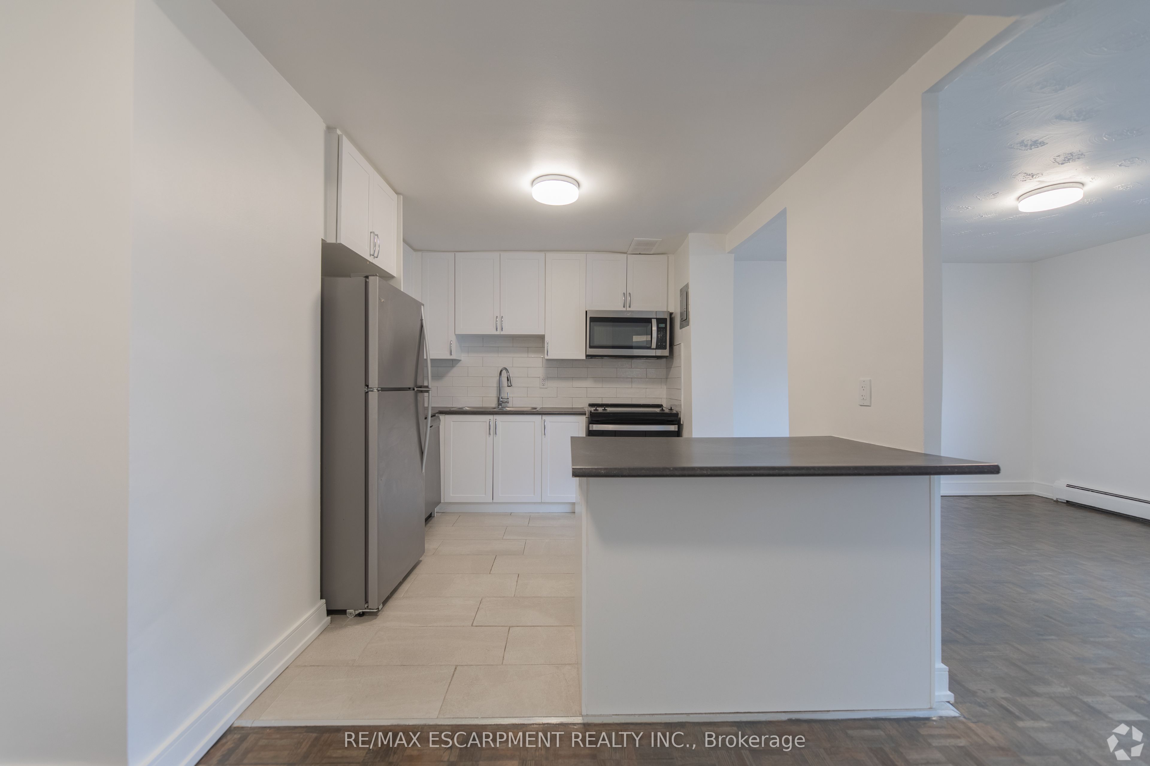 285 Erb Street W 809 Property Photo 2